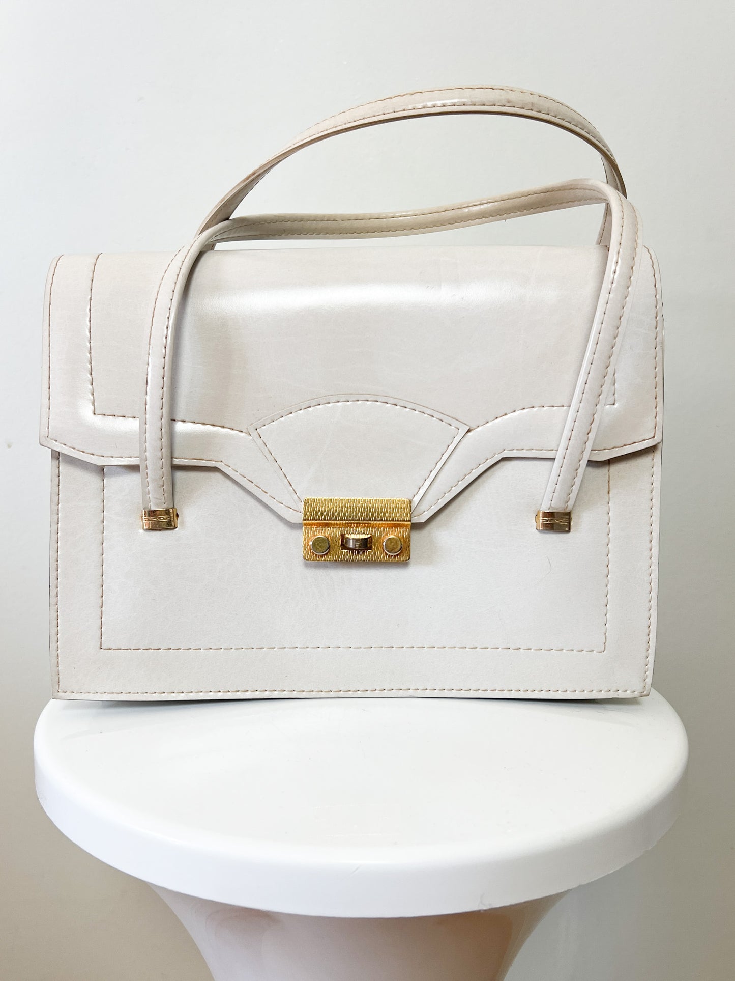 Sac Rigide Vintage Cuir Blanc Crème - 3 Soufflets Intérieurs - Fermoir Doré