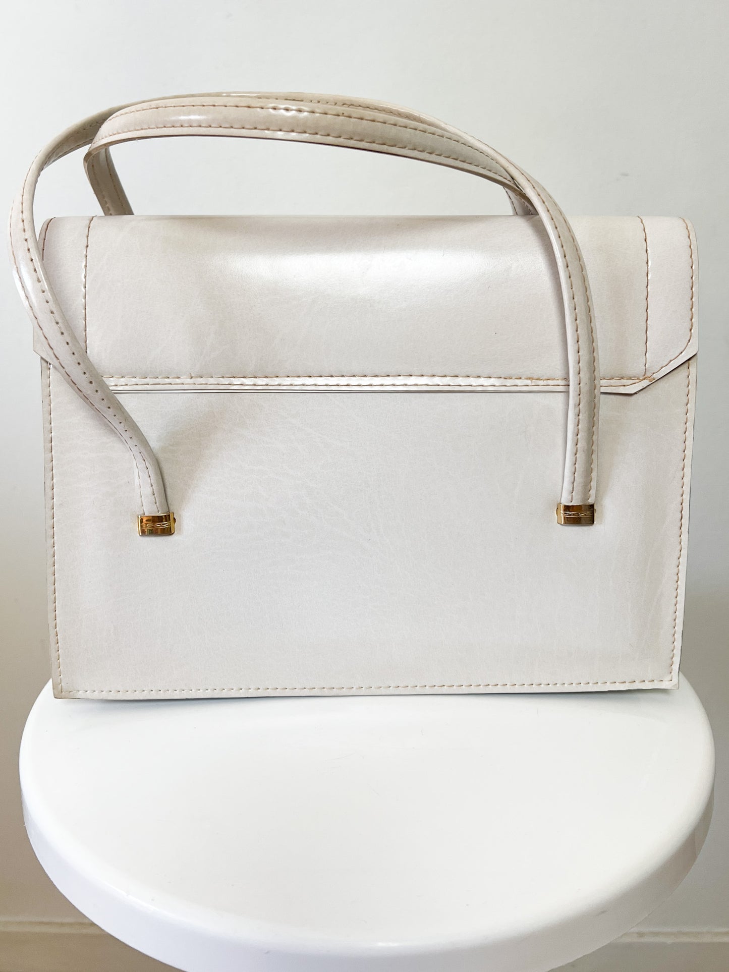 Sac Rigide Vintage Cuir Blanc Crème - 3 Soufflets Intérieurs - Fermoir Doré