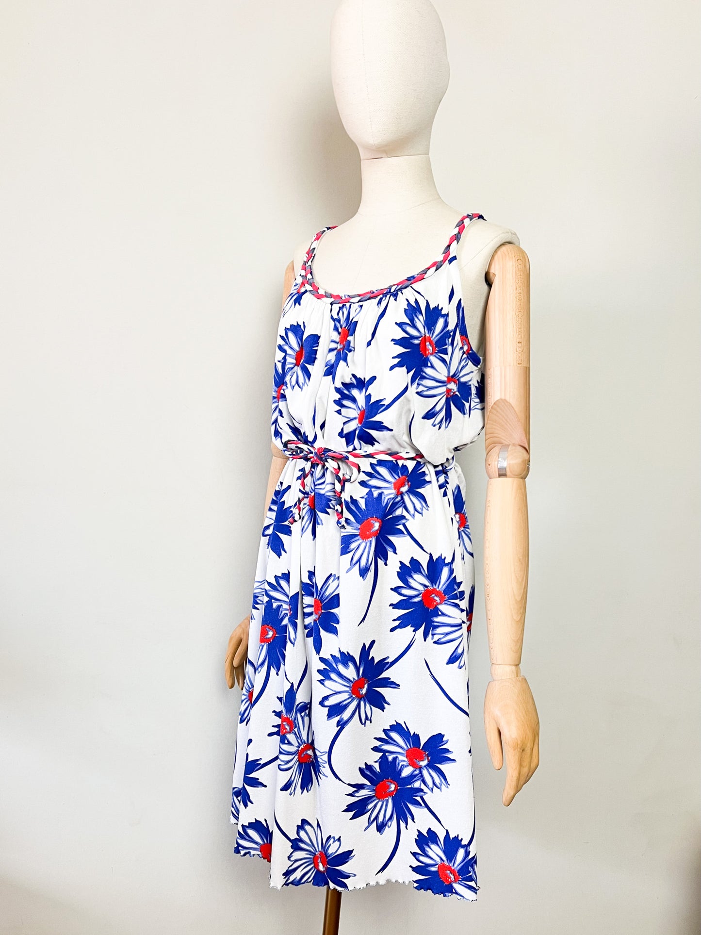 Robe Midi Vintage Années 70 80 Scintillante – Détails Tressés & Imprimé Fleuri – Taille 36/38 (S)
