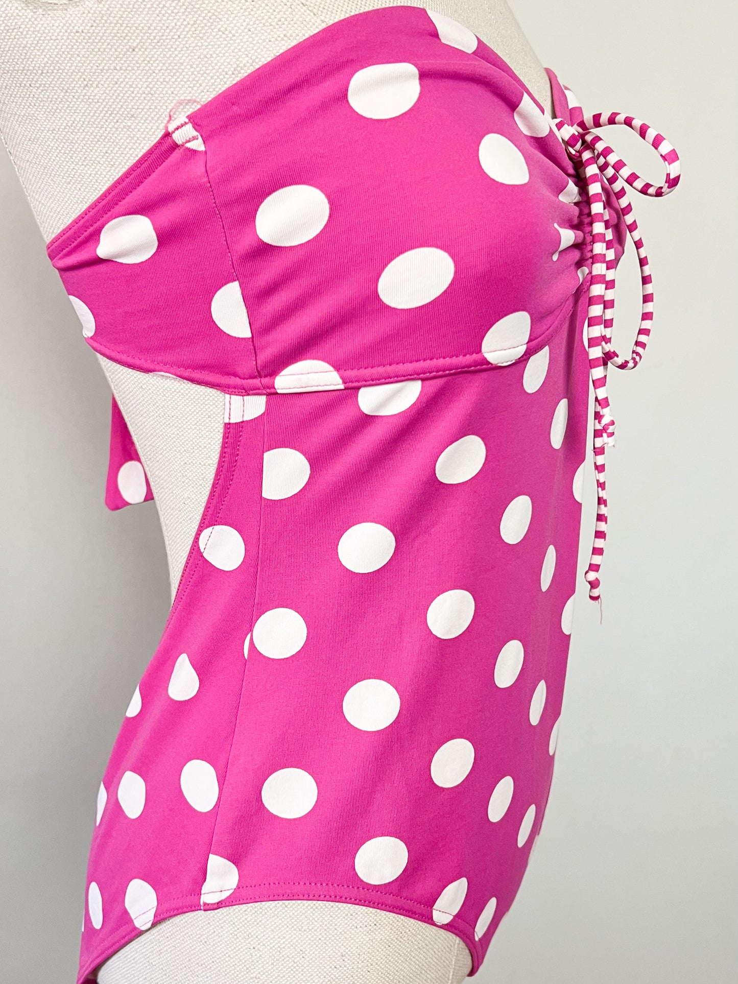 Maillot de Bain 1 Pièce Banana Moon – Rose Fuchsia à Pois – Look Rétro Pin-up – Taille 40