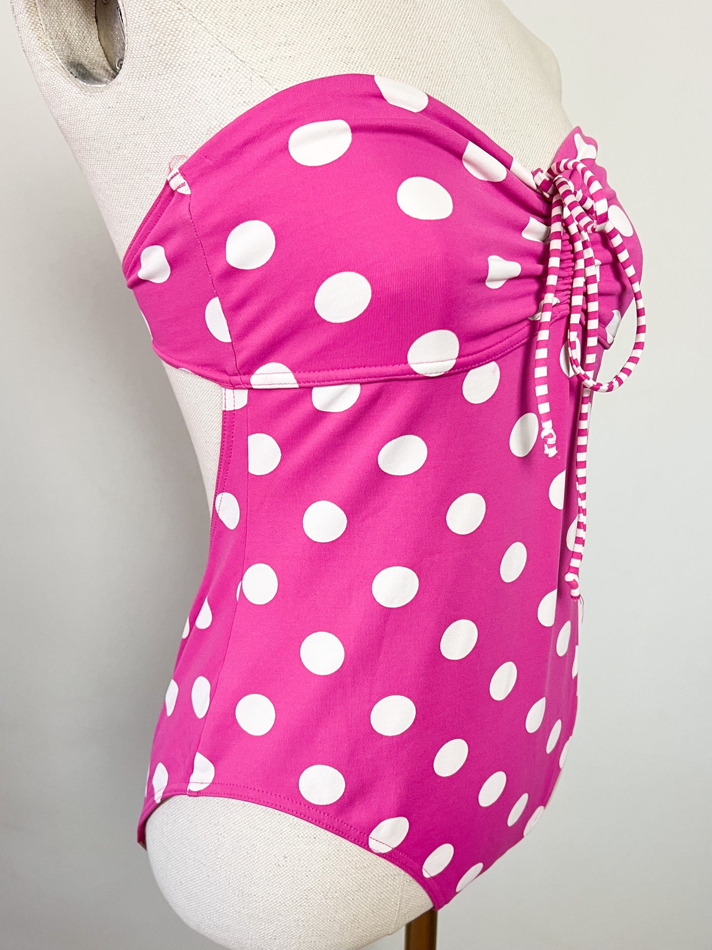 Maillot de Bain 1 Pièce Banana Moon – Rose Fuchsia à Pois – Look Rétro Pin-up – Taille 40