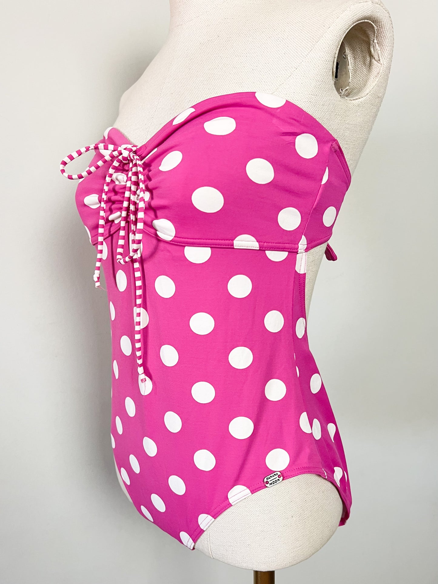 Maillot de Bain 1 Pièce Banana Moon – Rose Fuchsia à Pois – Look Rétro Pin-up – Taille 40