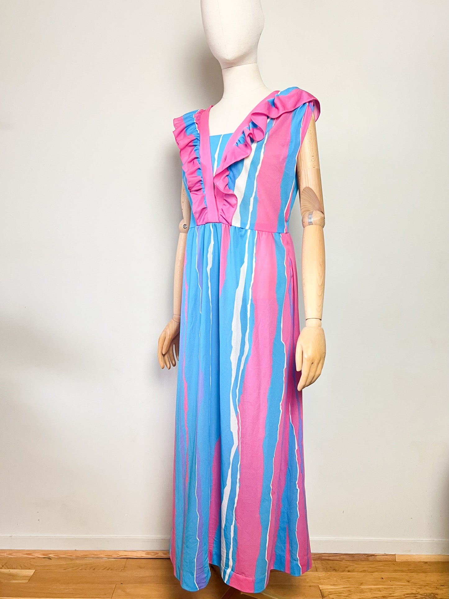 Maxi Robe Vintage Années 70 à Volants Bleue et Rose– Imprimé Abstrait – Taille 40/42 (L)