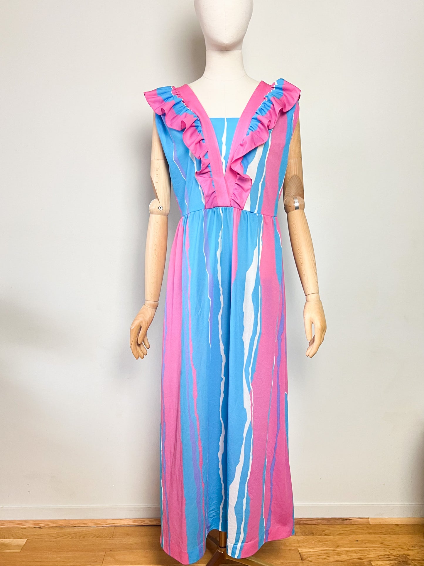 Maxi Robe Vintage Années 70 à Volants Bleue et Rose– Imprimé Abstrait – Taille 40/42 (L)