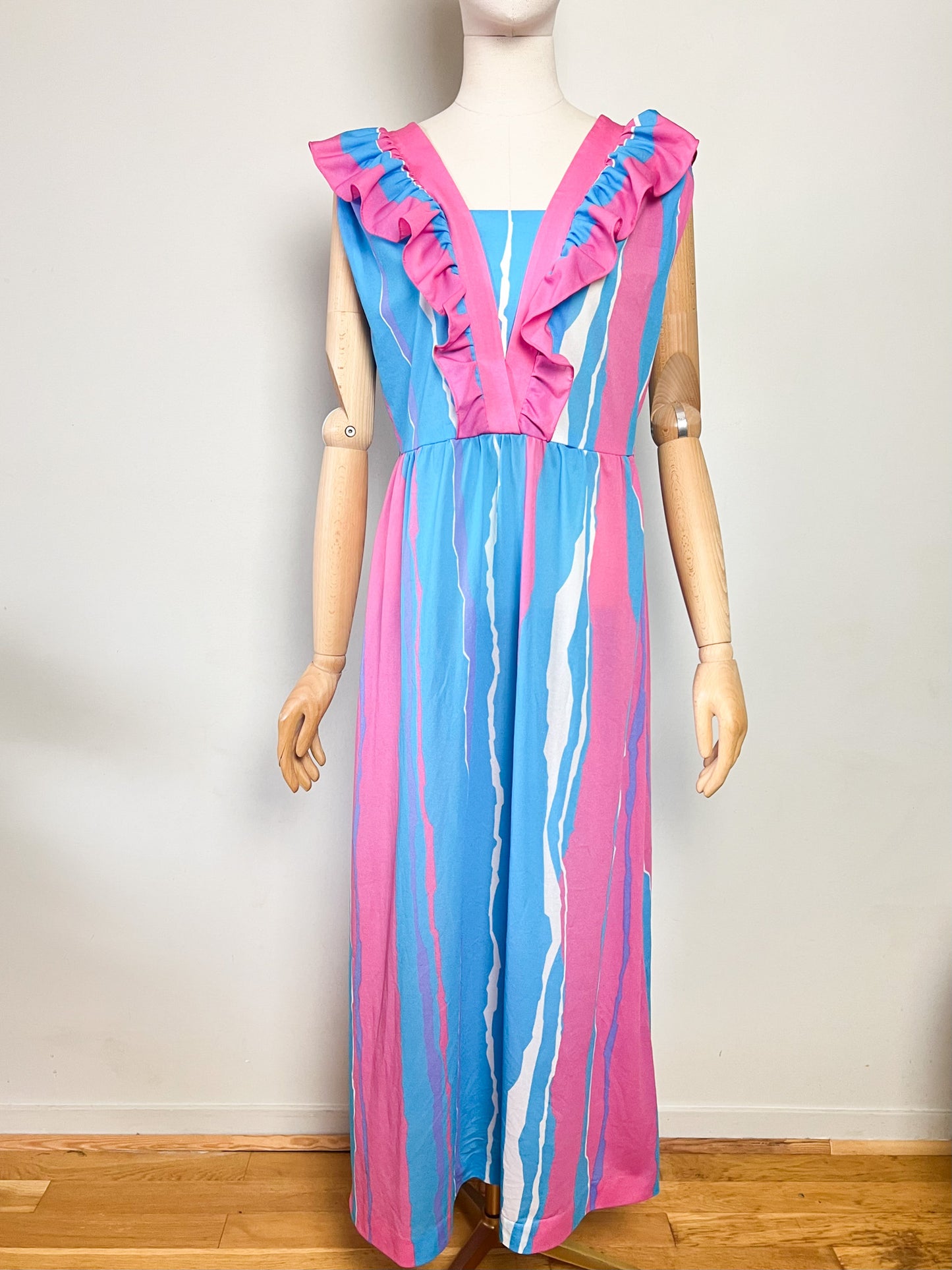 Maxi Robe Vintage Années 70 à Volants Bleue et Rose– Imprimé Abstrait – Taille 40/42 (L)