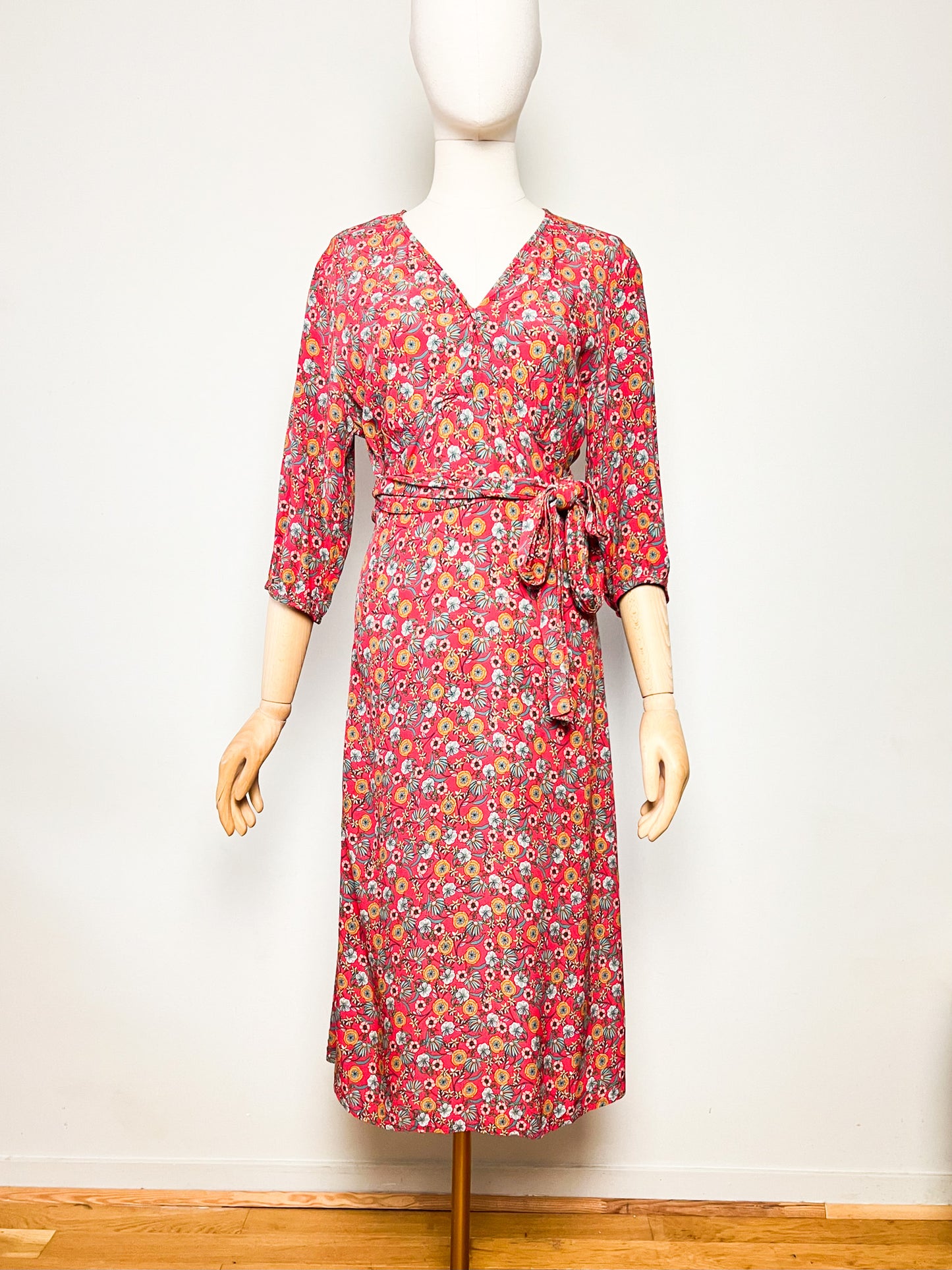Robe Midi– Fleuri Rouge Pâle – Antoine & Lili – Modèle Charlie – T40/42