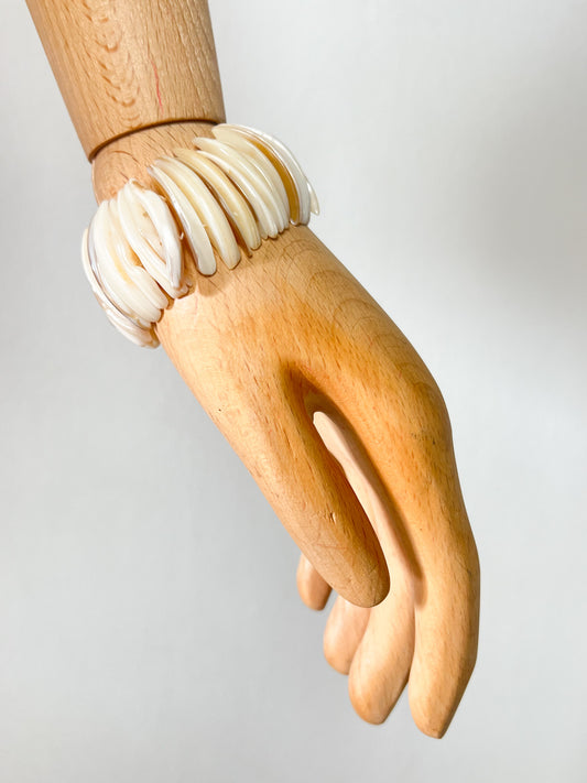 Bracelet Manchette Vintage Années 80 90 en Nacre Naturelle – Style Boho-Chic – Élastique
