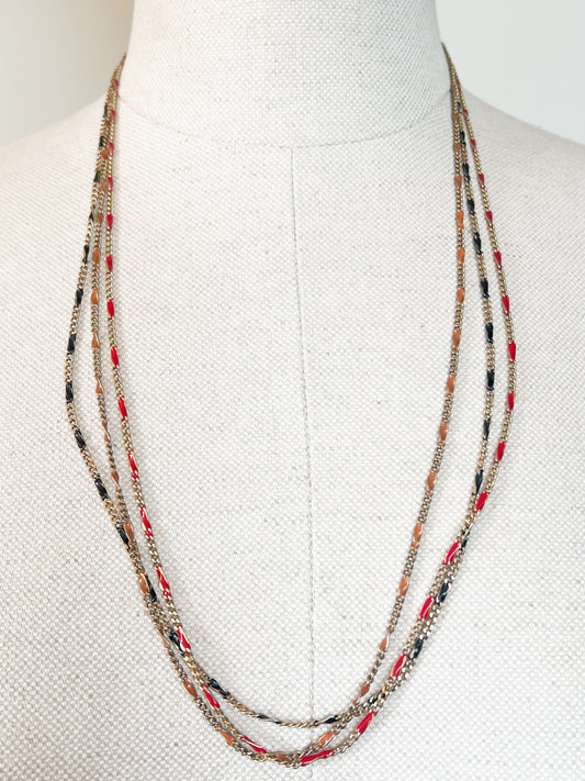 Collier Triple Rang Vintage Années 80 90 – Mailles Dorées & Émail Tricolore (Rouge, Noir, Beige)