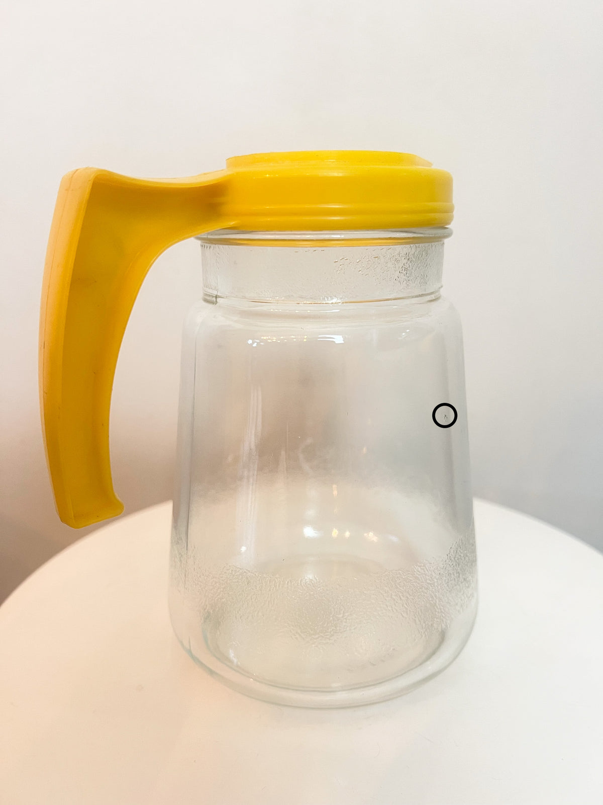 Pichet / Carafe Vintage Années 70 Verre & Plastique Jaune – Style Pop – Made in France