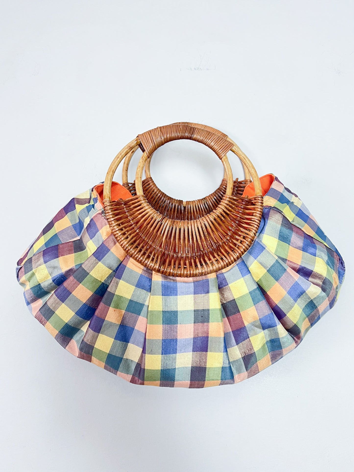 Sac à Main Vintage Esprit Madras Satiné – Anses Rondes Bois & Paille Tressée