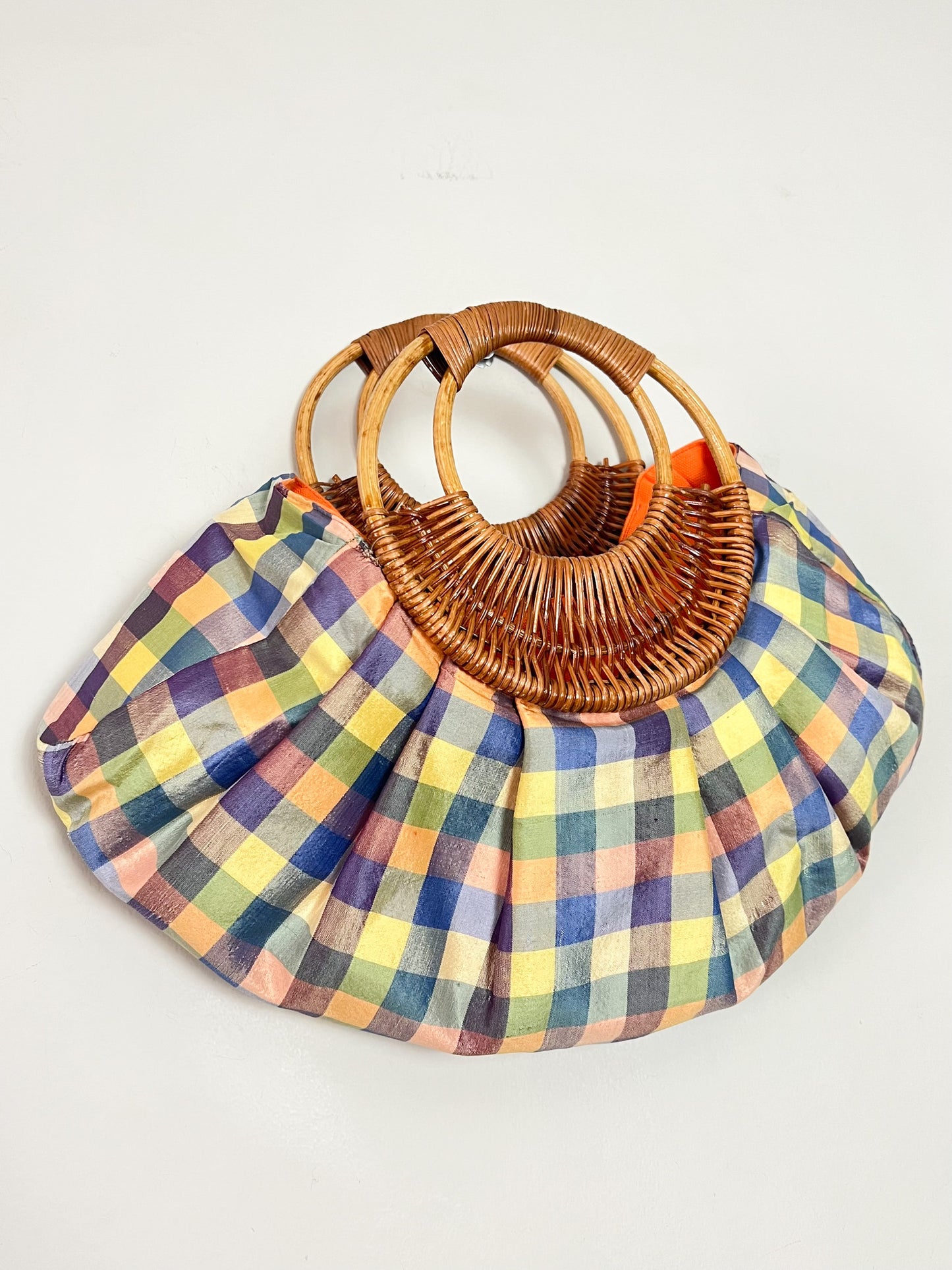 Sac à Main Vintage Esprit Madras Satiné – Anses Rondes Bois & Paille Tressée