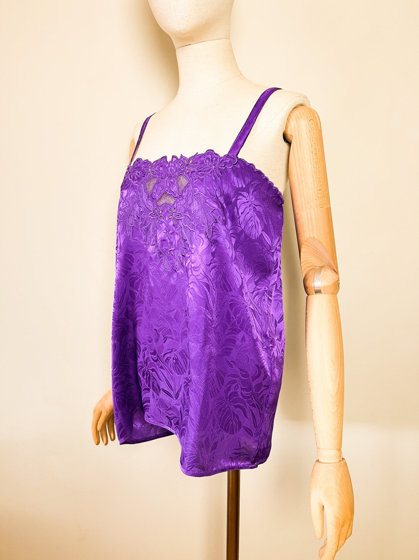 Débardeur Vintage Années 90 Violet en Tissu Damassé Feuillage & Découpes Ajourées – T36/38