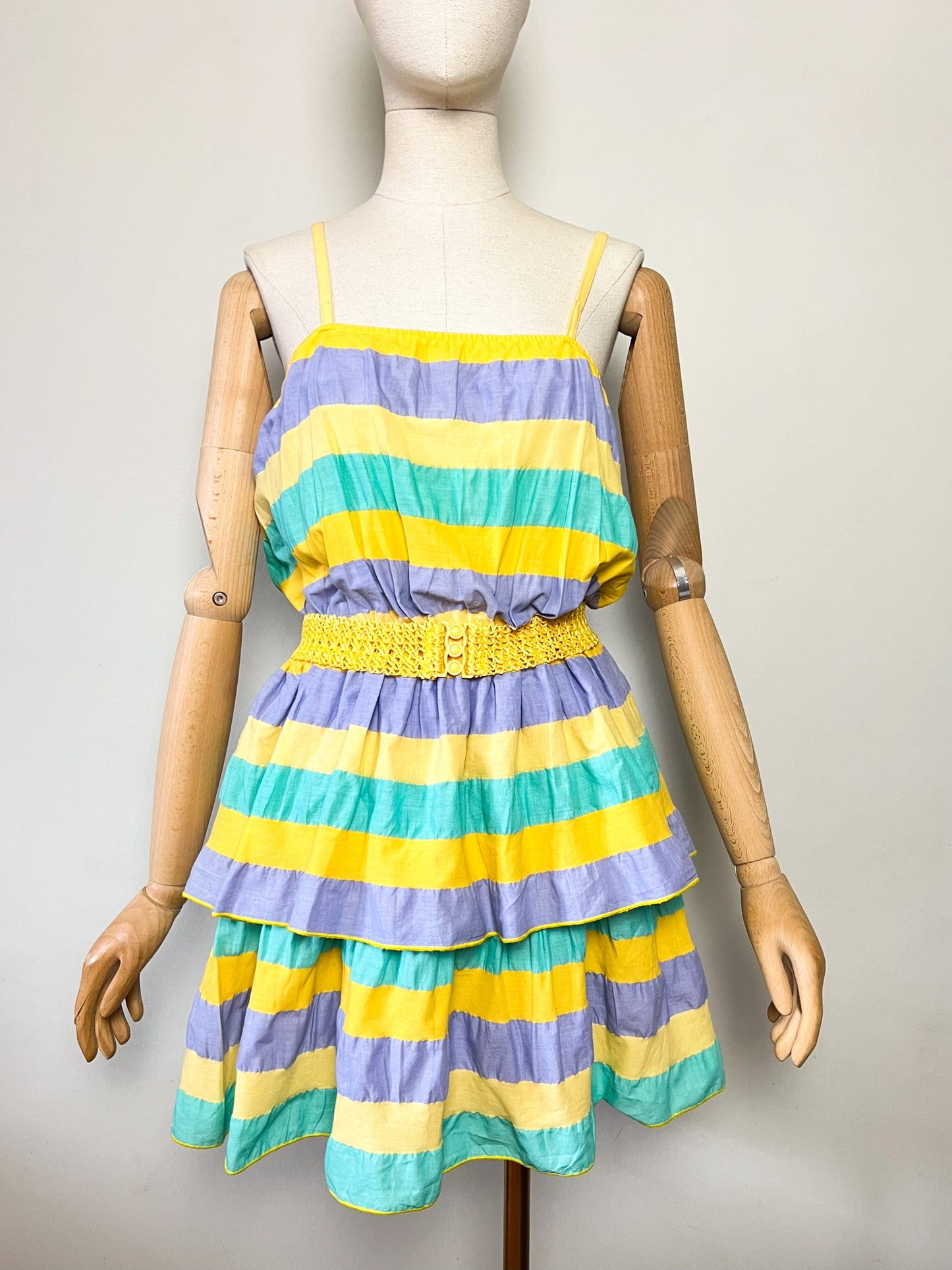 Robe Vintage Années 80 Rayures Pop & Volants – Deadstock Rémar Côte d'Azur – T38/40