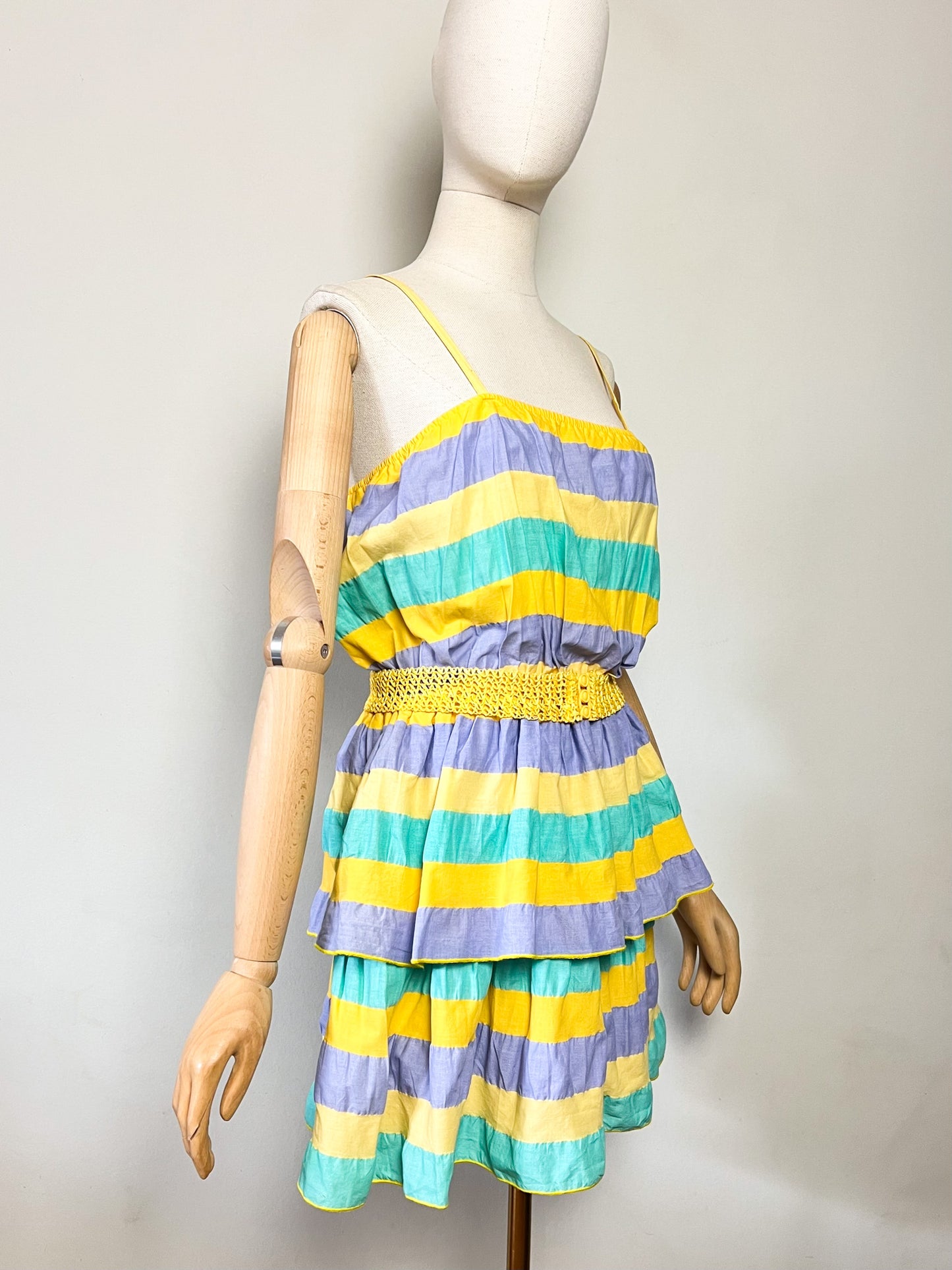 Robe Vintage Années 80 Rayures Pop & Volants – Deadstock Rémar Côte d'Azur – T38/40