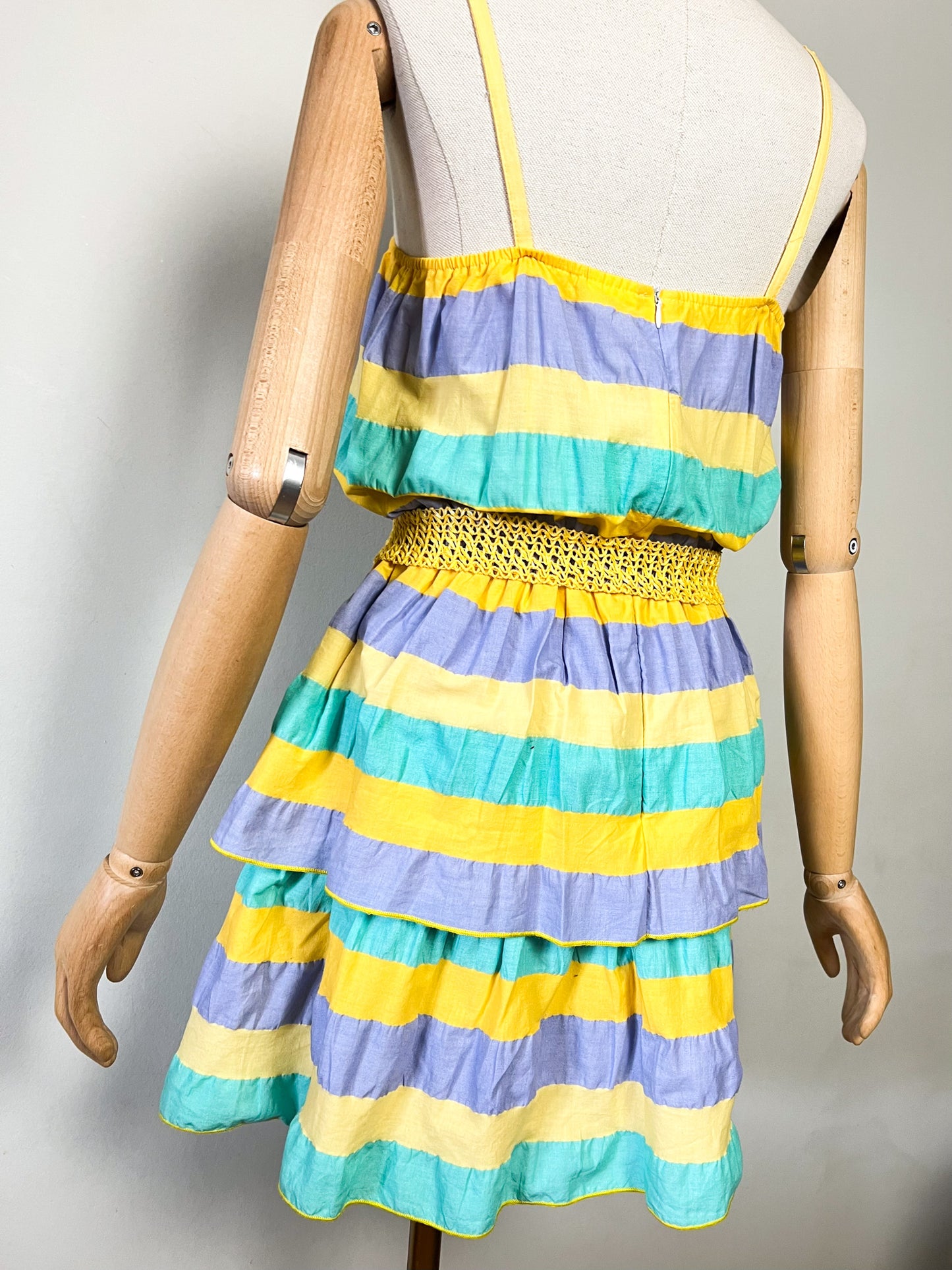 Robe Vintage Années 80 Rayures Pop & Volants – Deadstock Rémar Côte d'Azur – T38/40