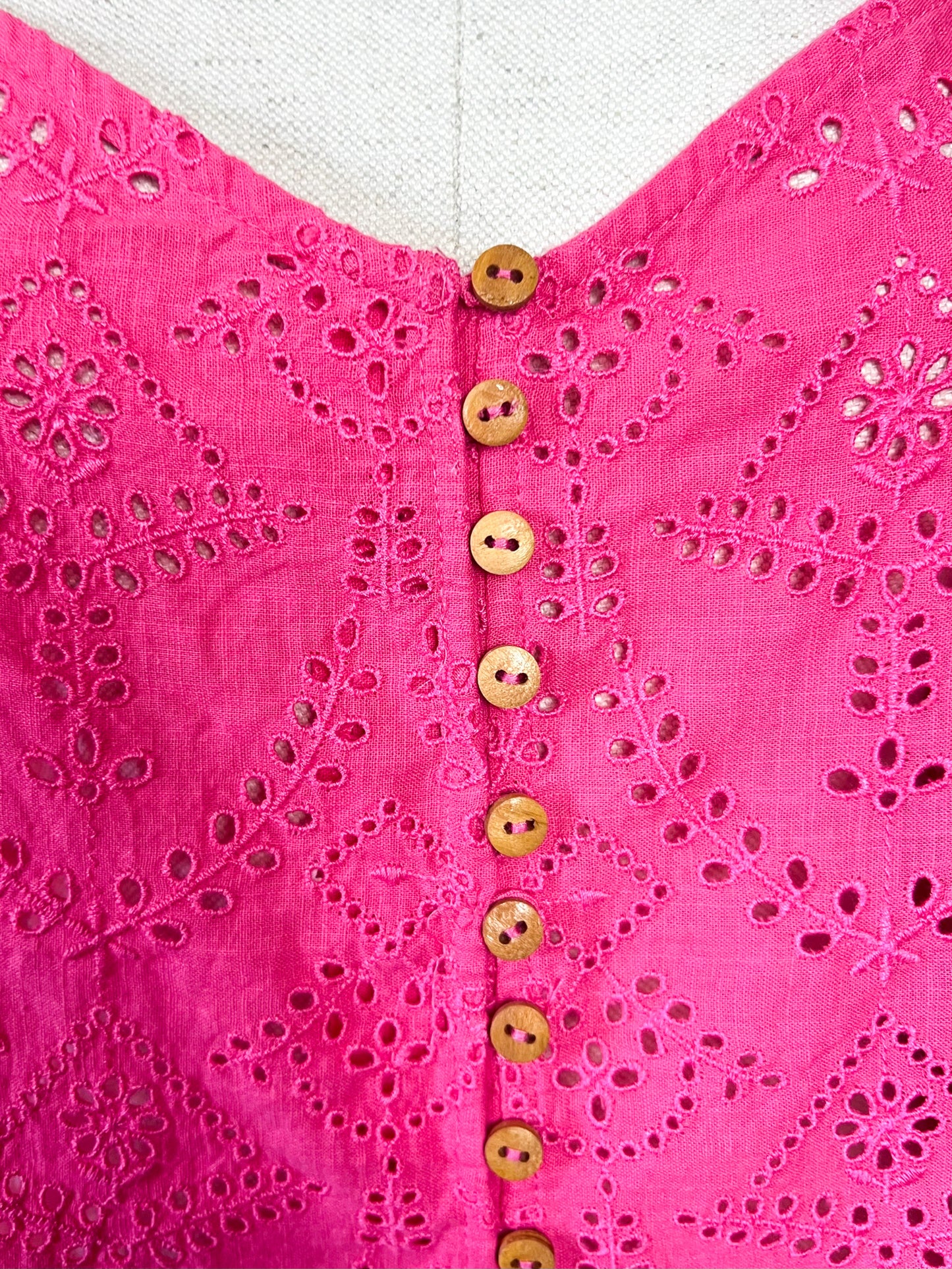 Blouse Débardeur Rose en Coton – Broderie Anglaise & Boutons Bois – T36/38