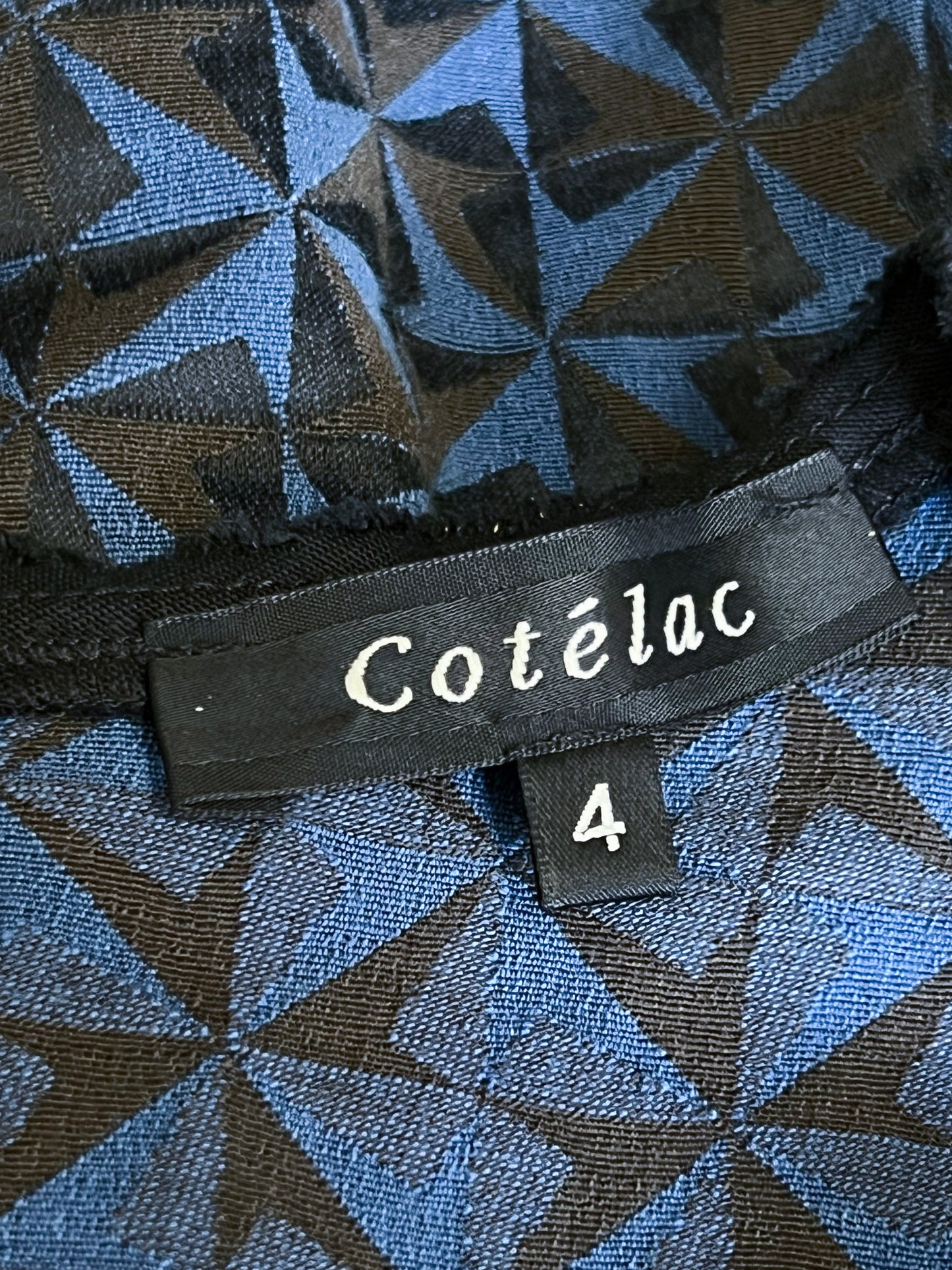 Robe Structurée Cotélac Chic Bleu & Noir – Décolleté V – Taille 42/44