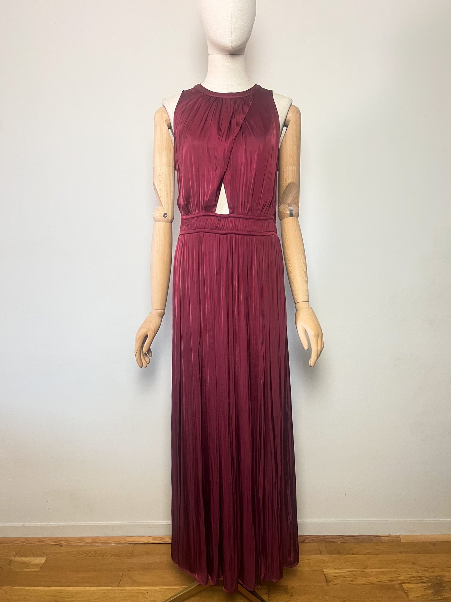 Robe Longue de Soirée IKKS Bordeaux – Découpe Asymétrique & Plis – T36/38