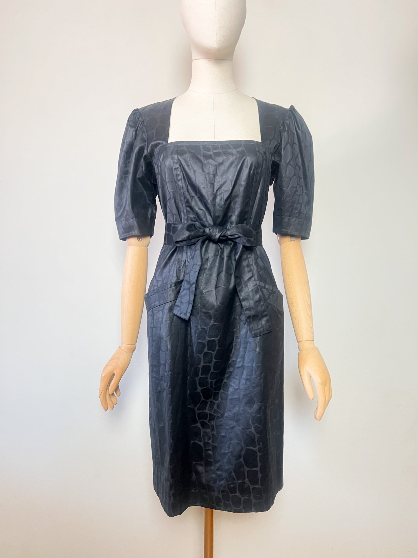 Robe Fourreau Vintage Yves Saint Laurent Variations 1987 Damassée – T36/38
