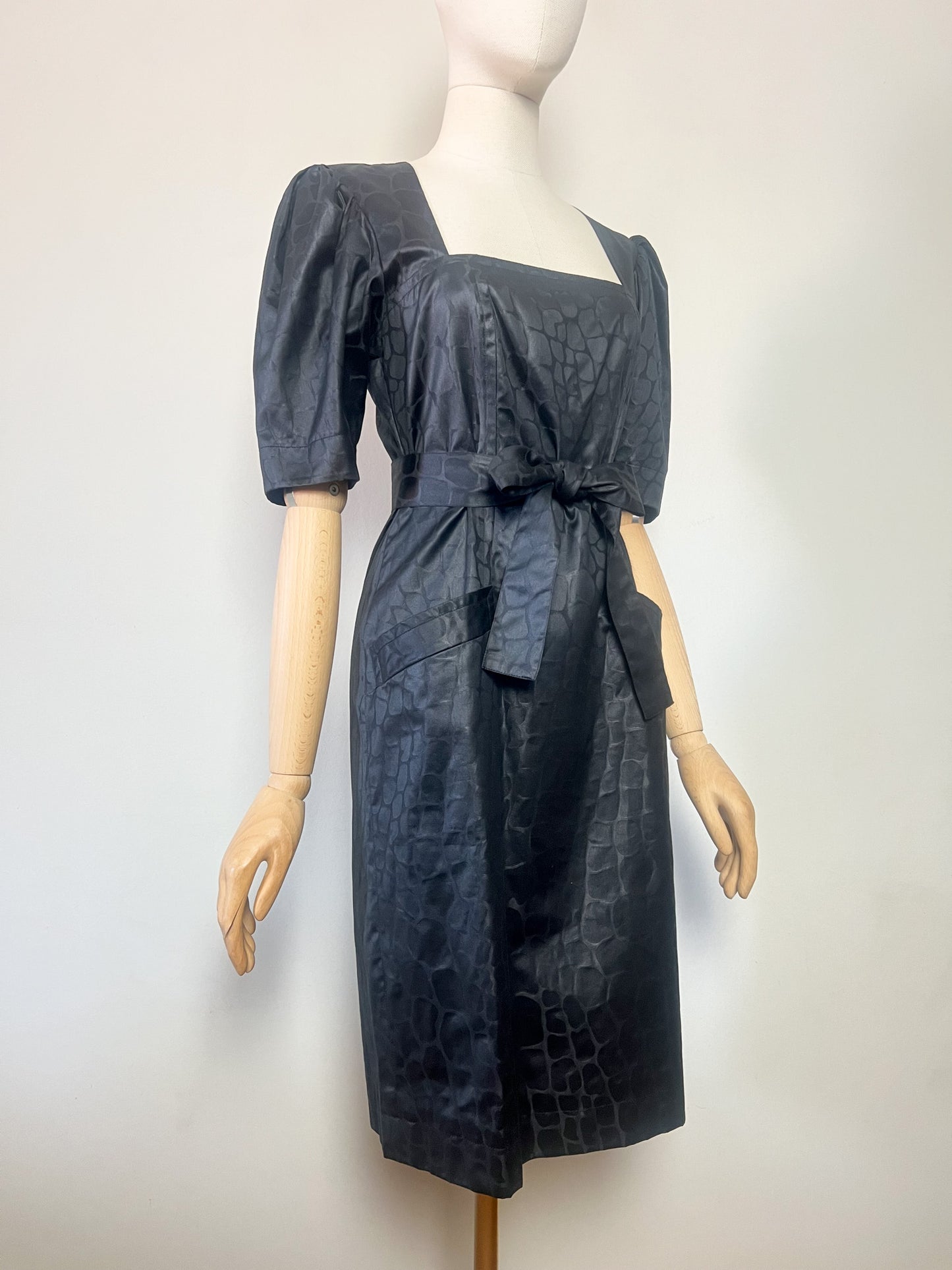 Robe Fourreau Vintage Yves Saint Laurent Variations 1987 Damassée – T36/38