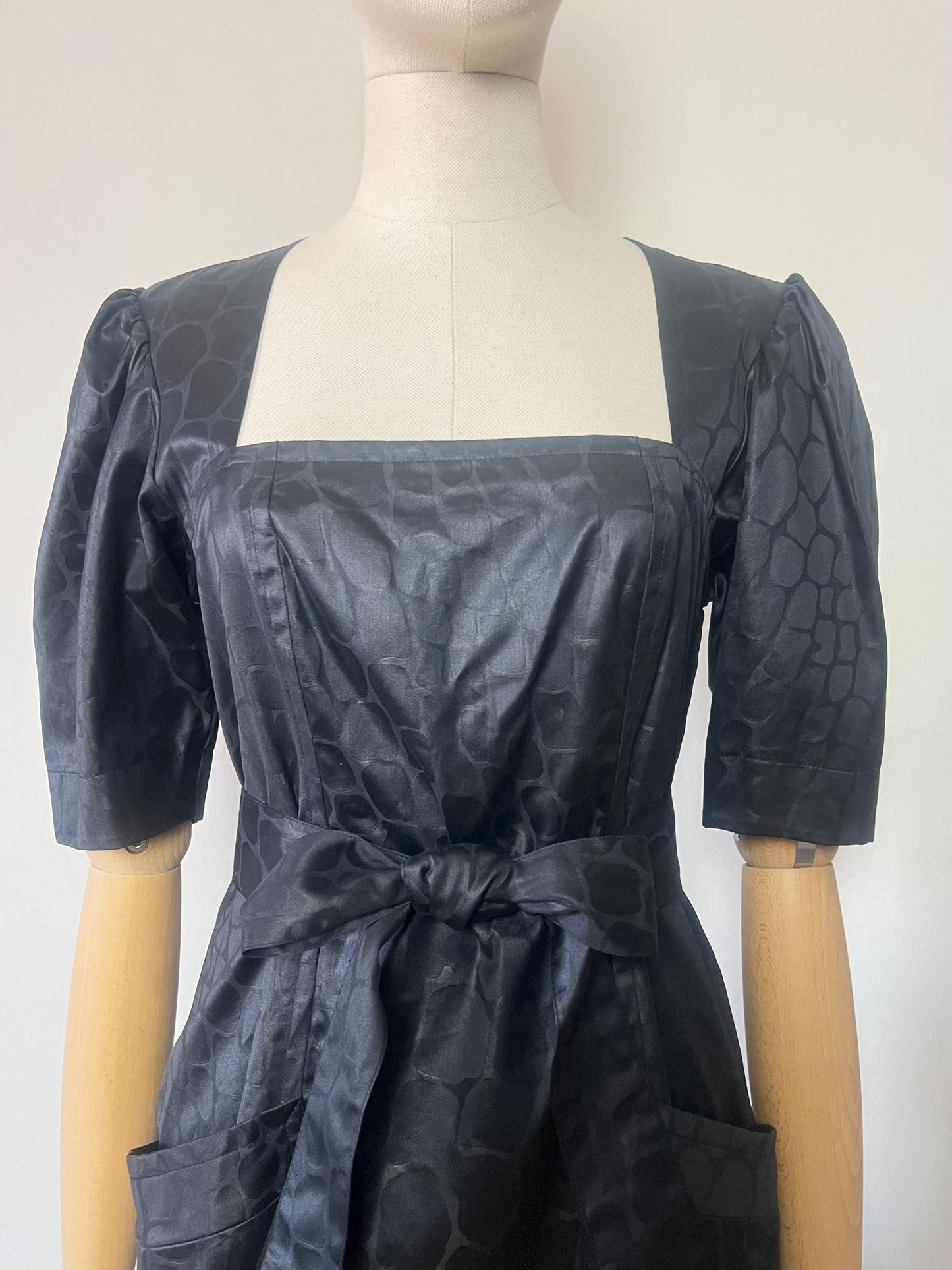 Robe Fourreau Vintage Yves Saint Laurent Variations 1987 Damassée – T36/38