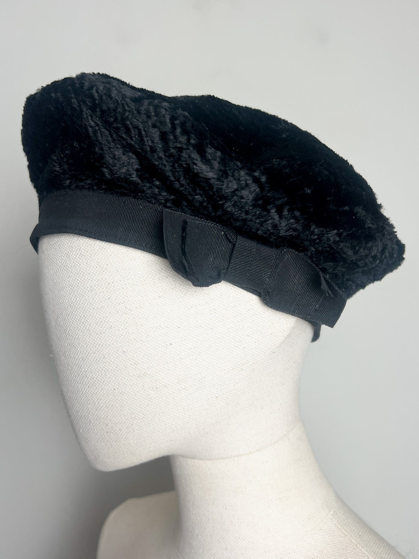 Chapeau béret laine noir petit nœud plat vintage