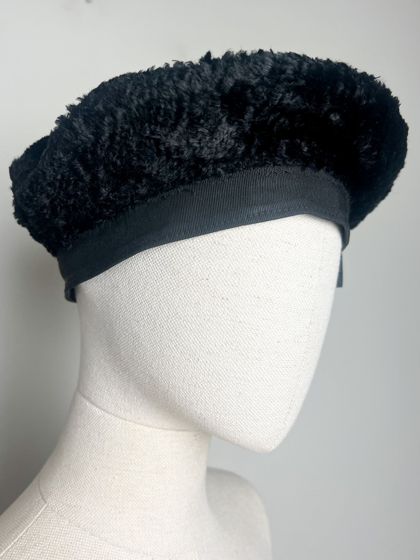 Chapeau béret laine noir petit nœud plat vintage