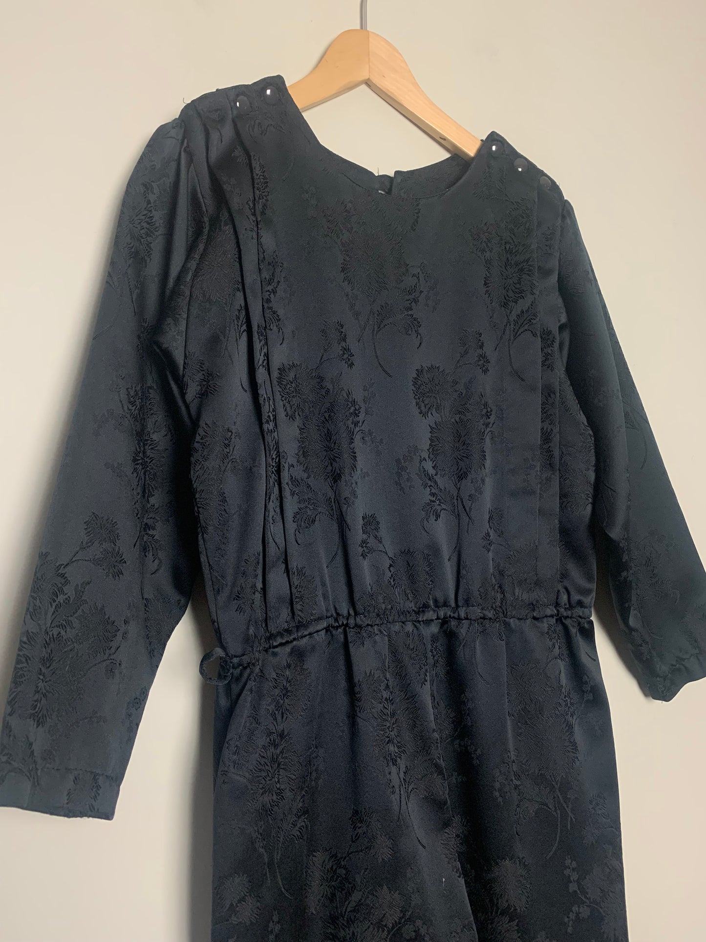 Combi-pantalon fluide noir sur imprimée fleurs vintage Marely’s