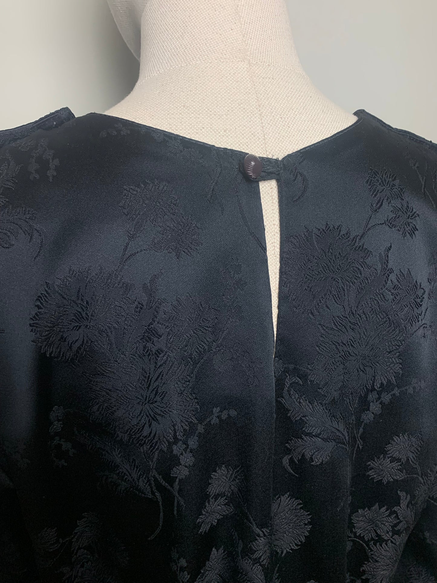 Combi-pantalon fluide noir sur imprimée fleurs vintage Marely’s