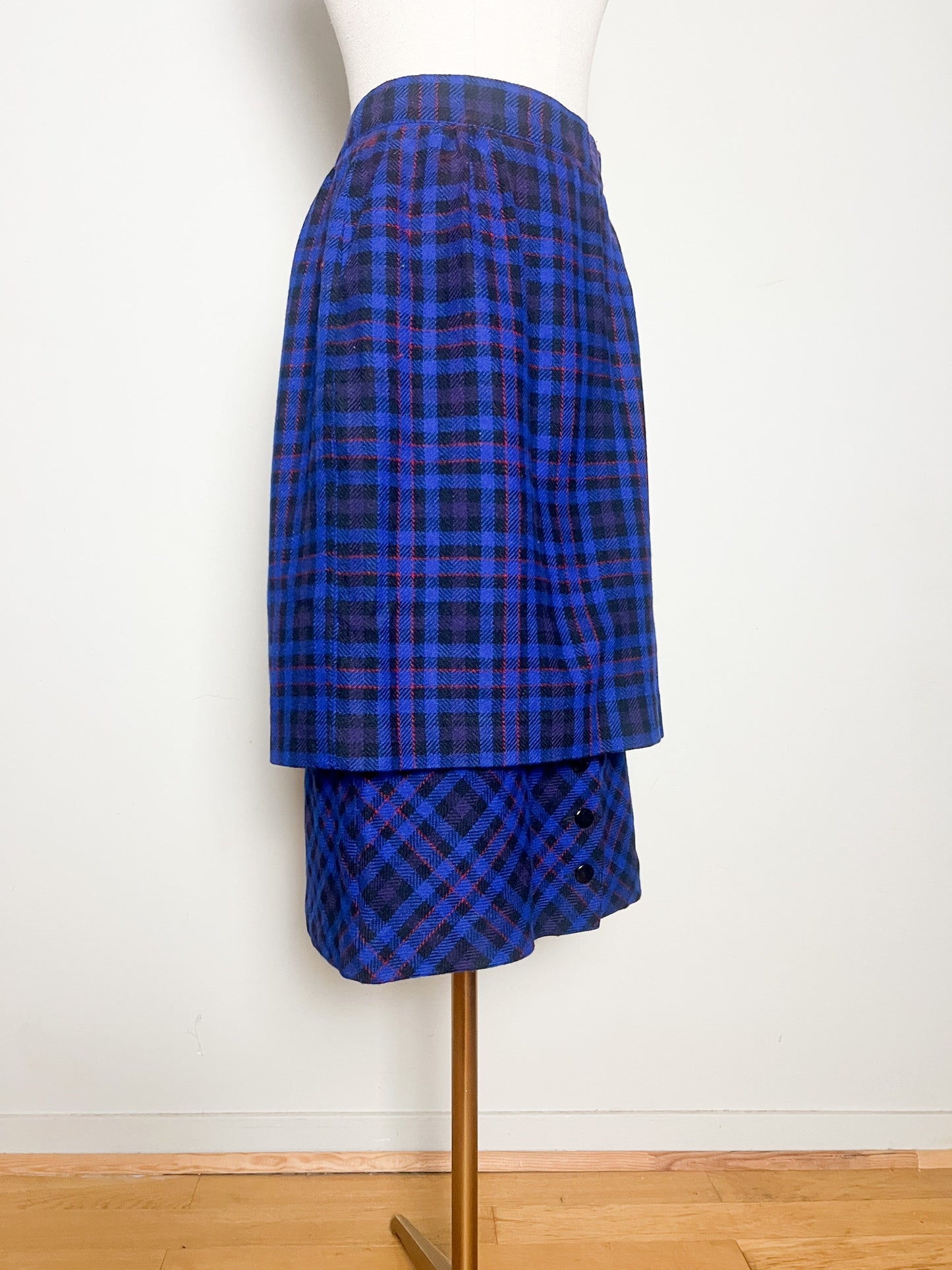 Jupe Vintage Pierre Cardin - Effet Superposé Original – Laine, Tartan Bleu et Rouge T38