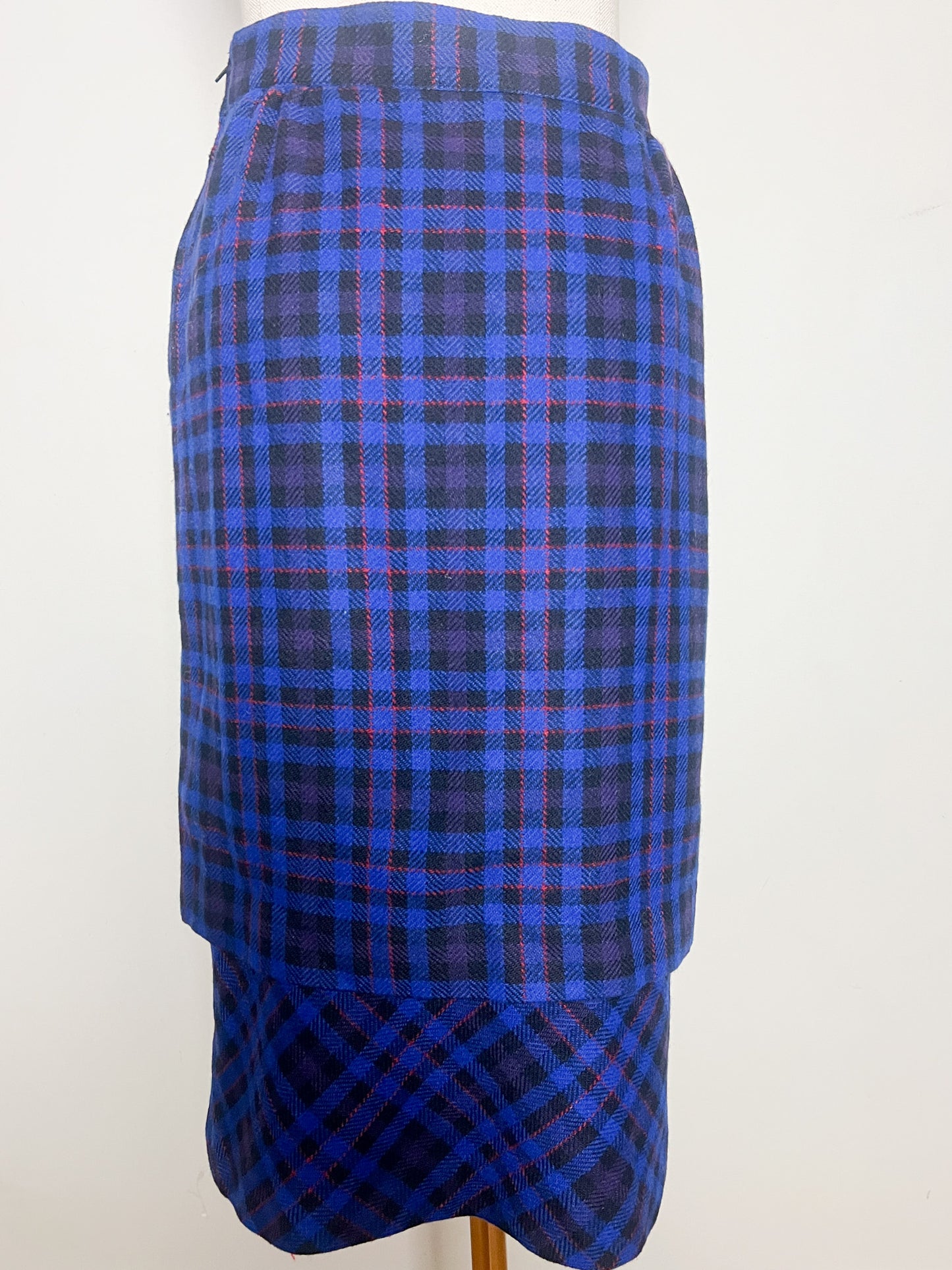 Jupe Vintage Pierre Cardin - Effet Superposé Original – Laine, Tartan Bleu et Rouge T38