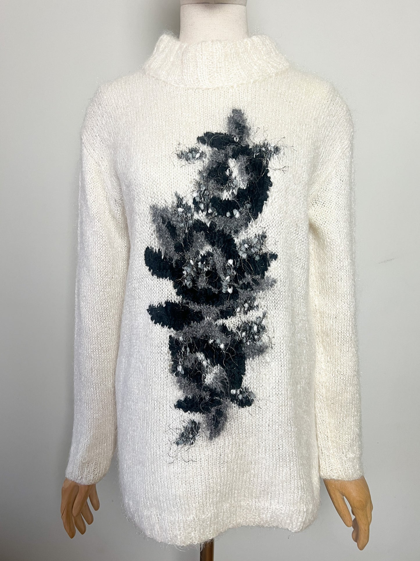 Pull cosy Vintage T 38 Col Montant - Motif Floral Rétro Gris/Noir - Doux Style Mohair