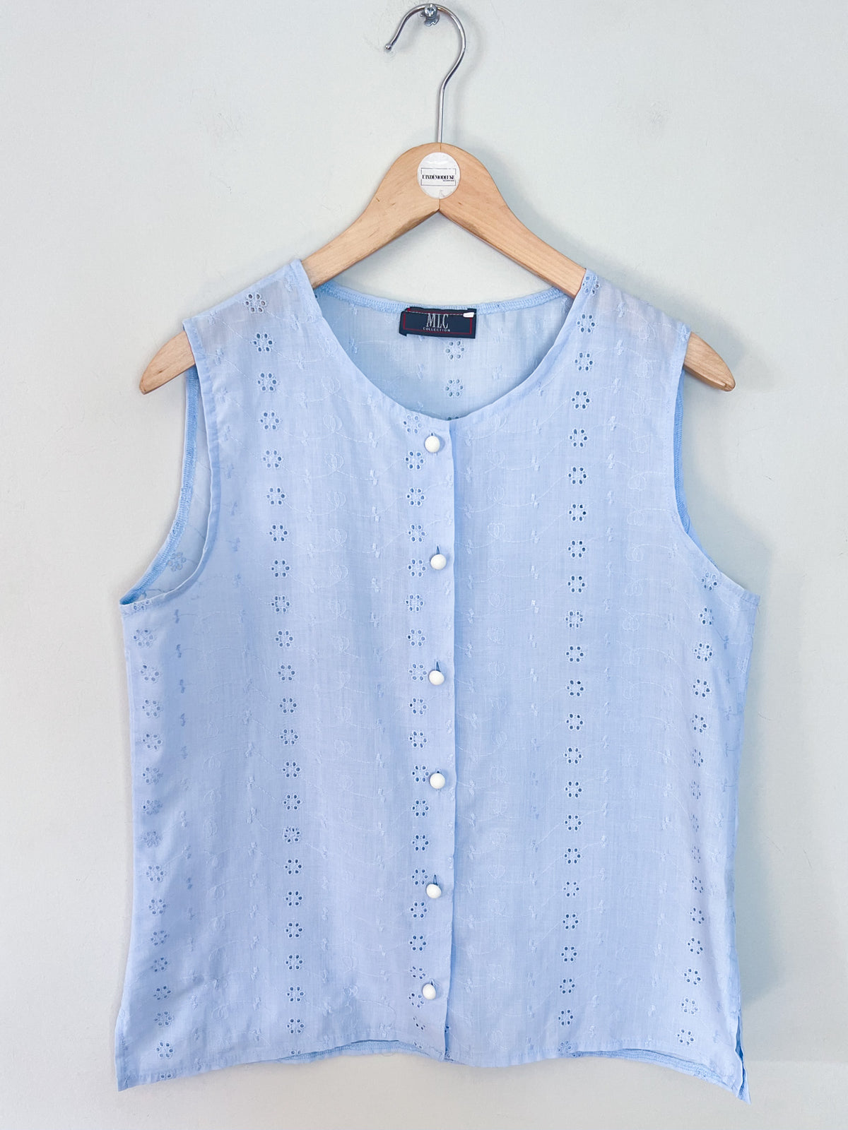 Blouse sans manches vintage années 80 90 bleu ciel broderies ajourées – T38/40