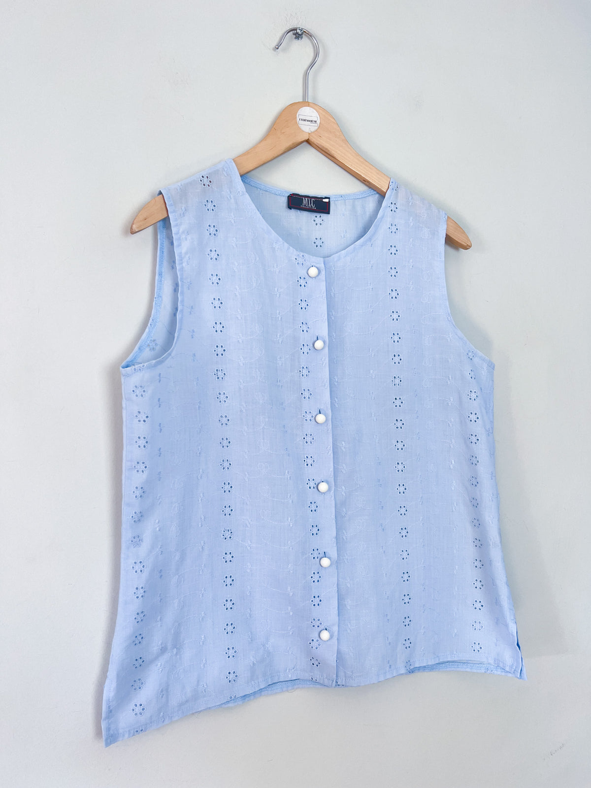Blouse sans manches vintage années 80 90 bleu ciel broderies ajourées – T38/40