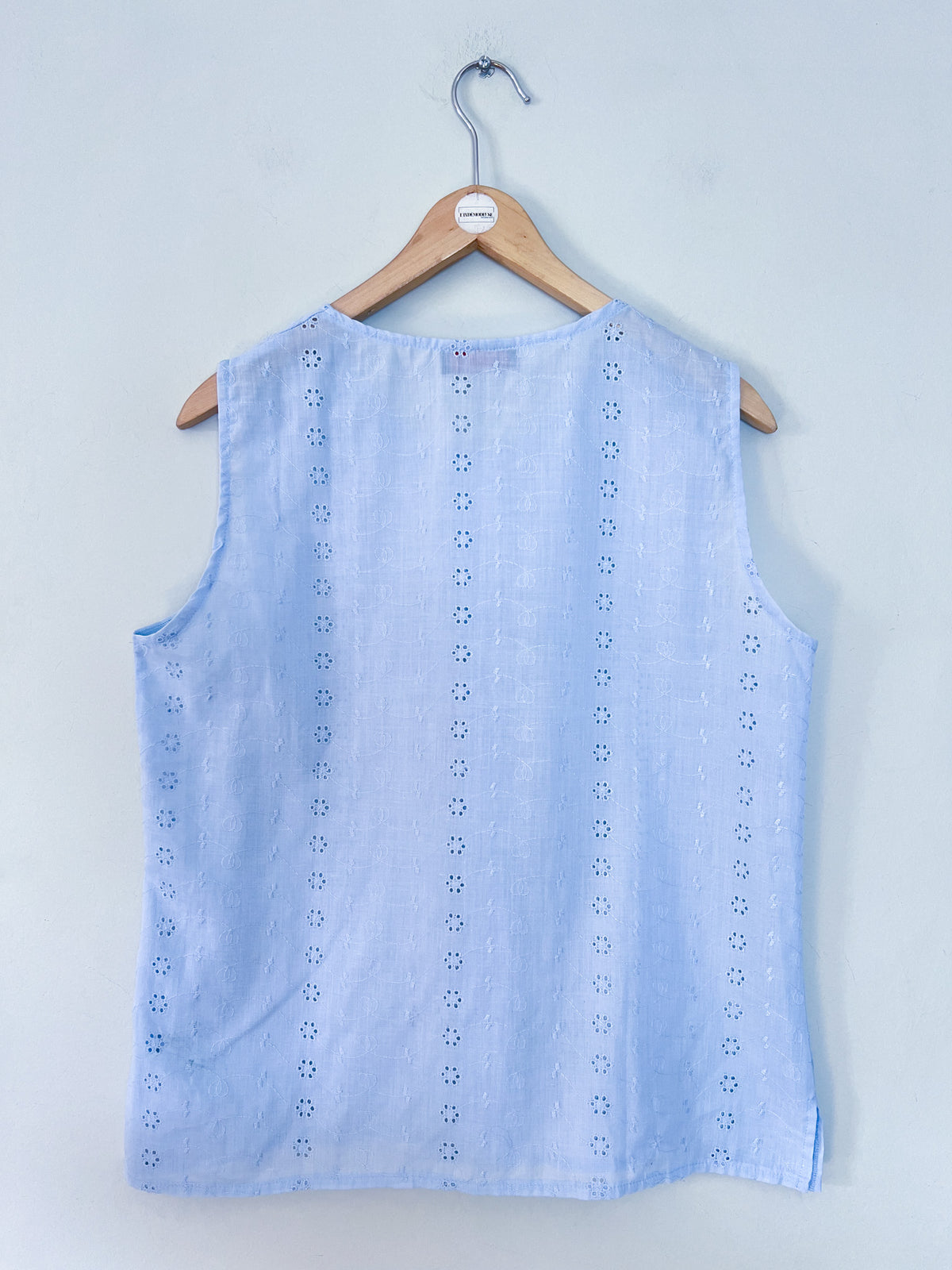 Blouse sans manches vintage années 80 90 bleu ciel broderies ajourées – T38/40