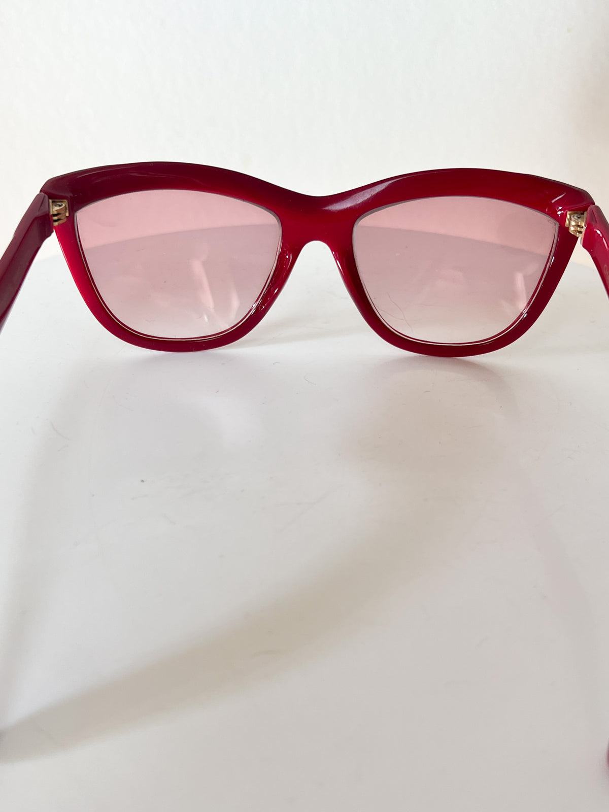 Lunettes de Soleil Vintage Années 80 90 – Rouge & Gris Marbré – Fabriquées en France- Charles Jourdan