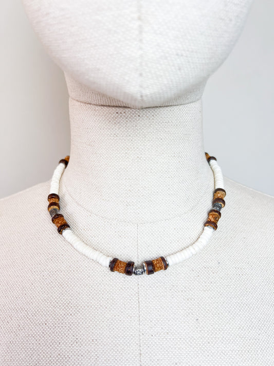 Collier Ras-de-Cou Vintage Années 90/Y2K Perles Coquillage, Bois & Métal – 44 cm