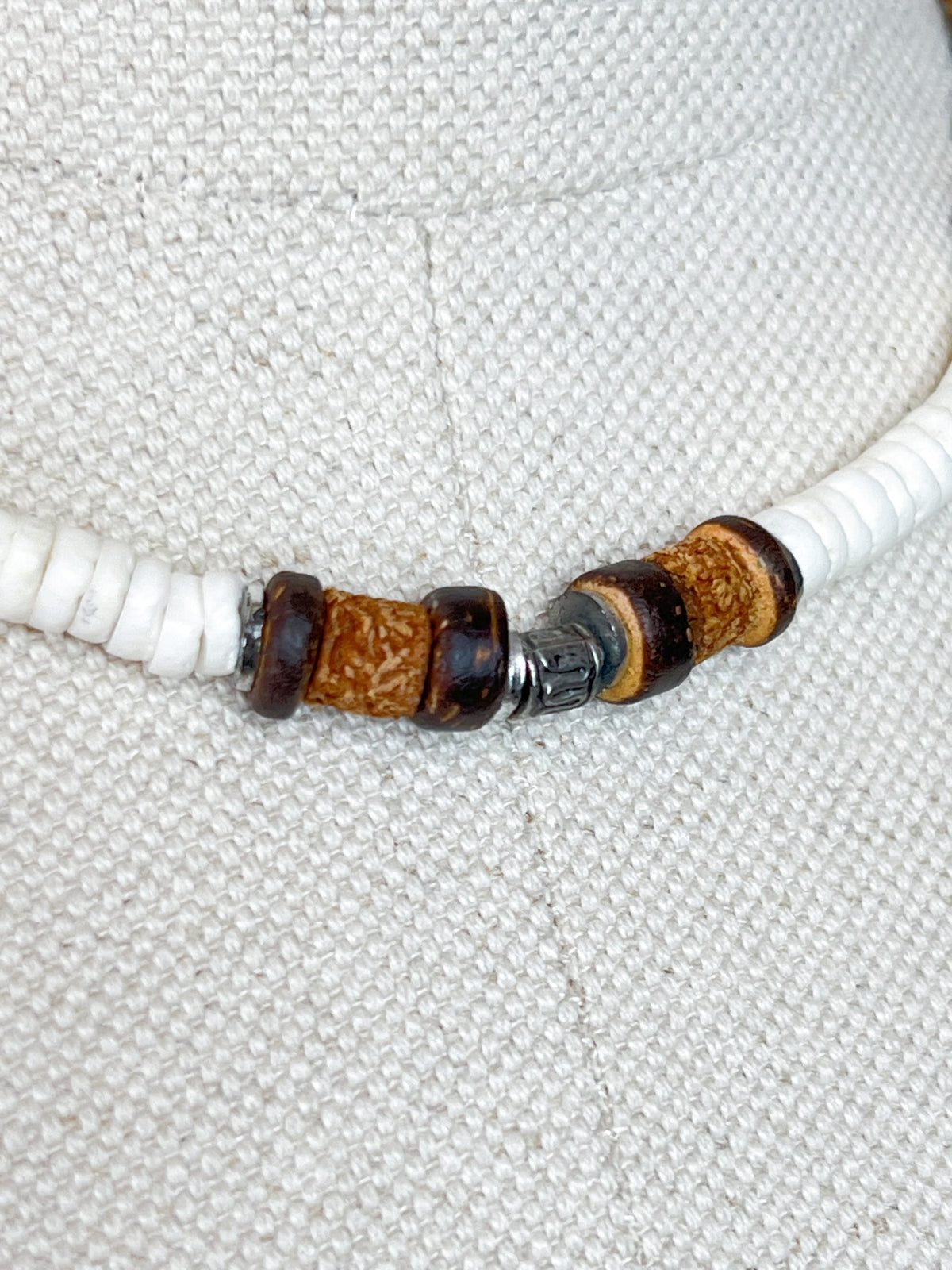 Collier Ras-de-Cou Vintage Années 90/Y2K Perles Coquillage, Bois & Métal – 44 cm