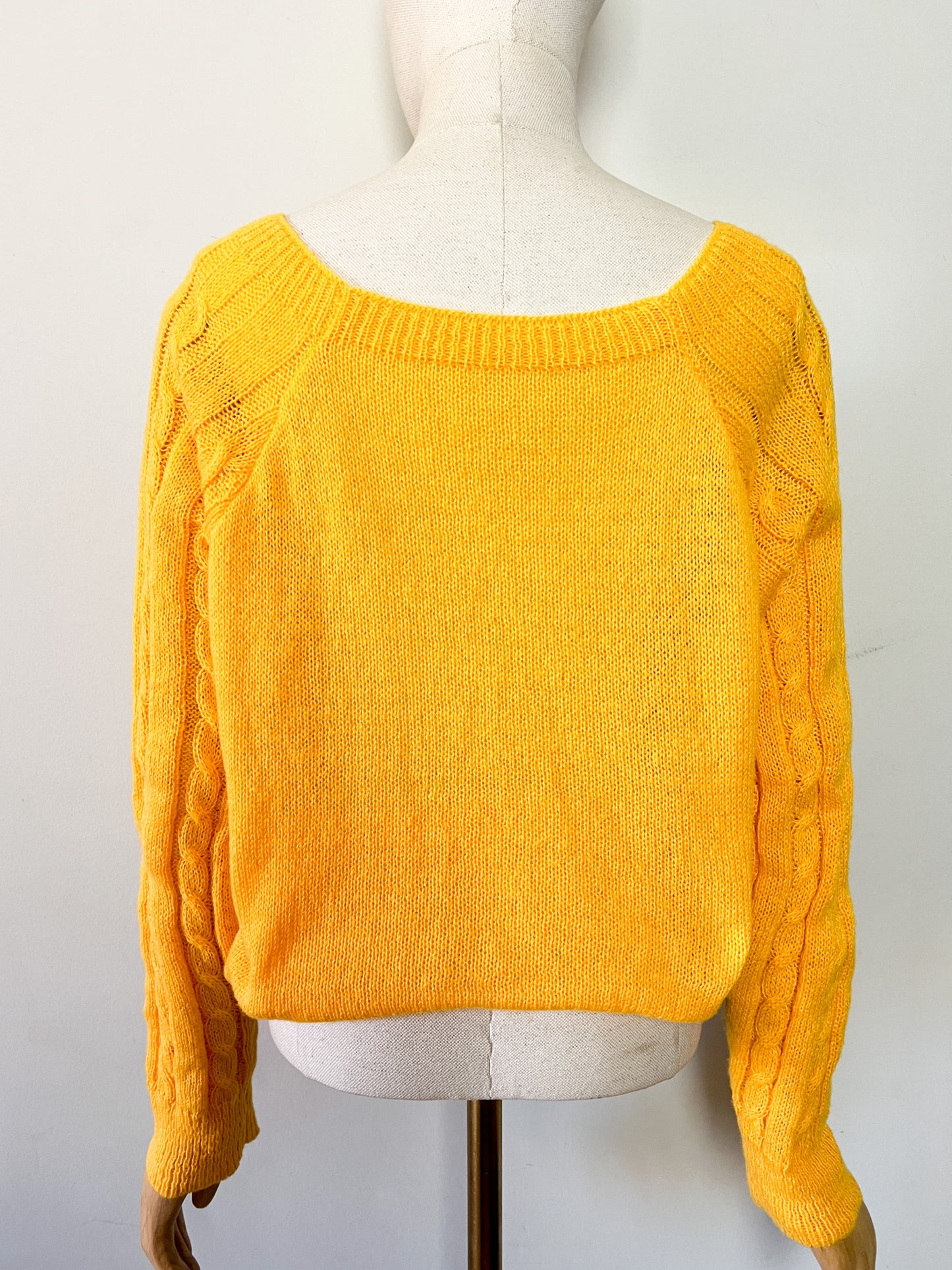 Pull Vintage années 80 Tricoté Main 40 M/L - Jaune Bouton d'Or - Col Bateau Mailles Travaillées