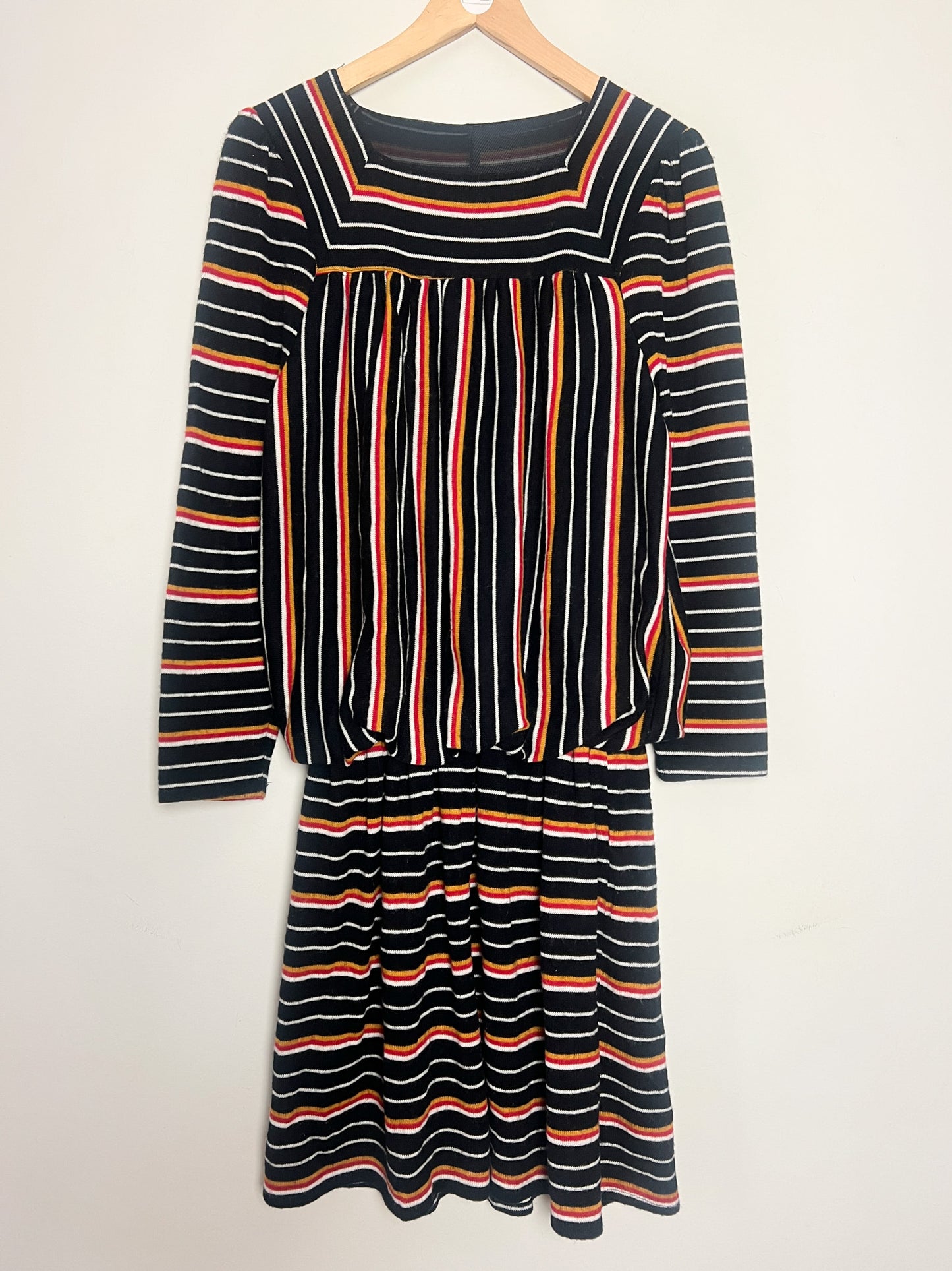 Robe Vintage année 80 Blousante - Rayures Rouge Moutarde Noir - Encolure Carrée - T36/38