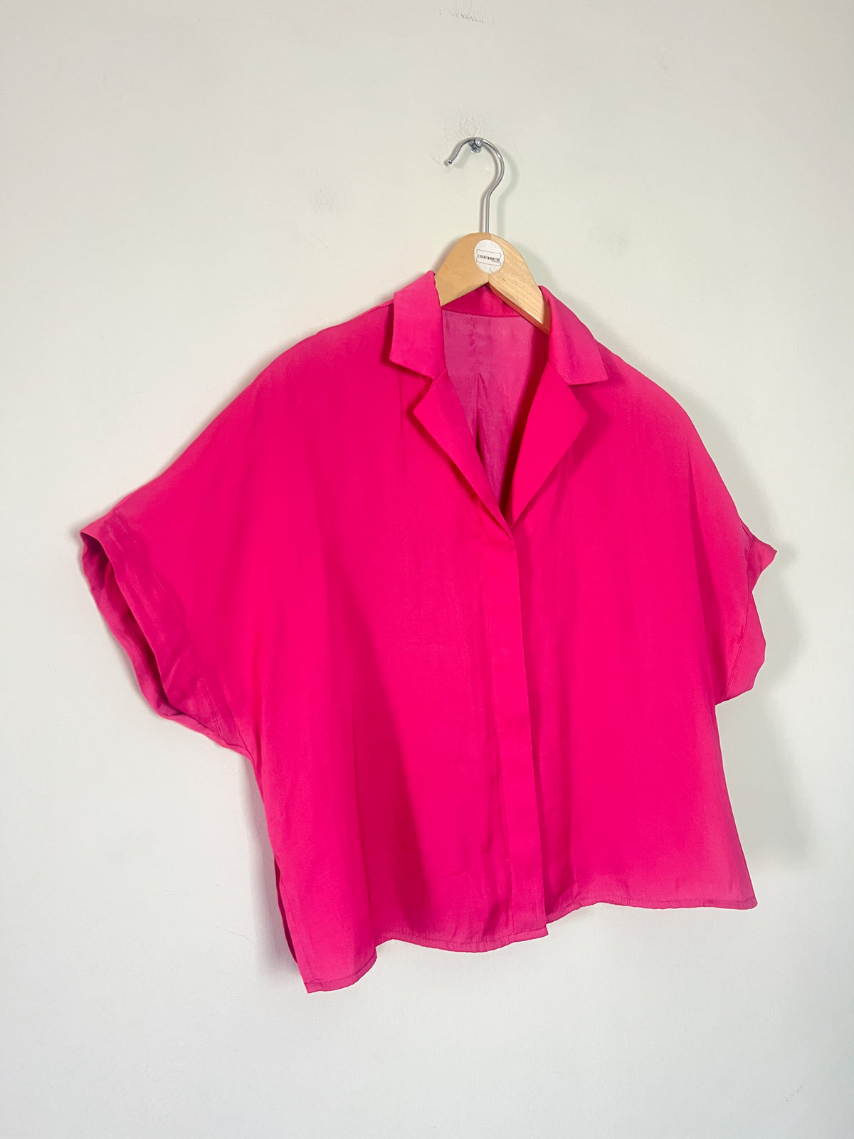 Chemise Manches Courtes Fluide Vintage Années 90 Fuchsia – Coupe Crop & Boxy – T36/38