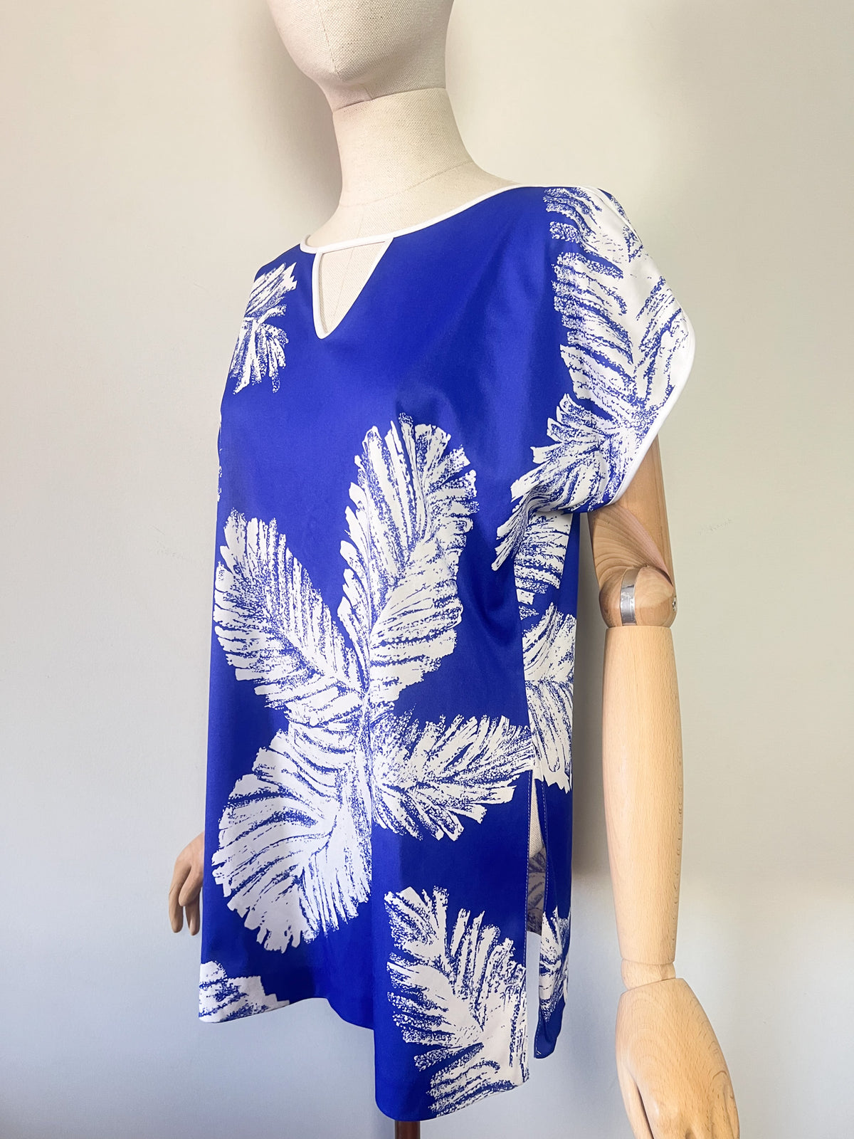 Blouse Fluide Vintage Années 80 90 – Bleu & Blanc Motif Feuillage – T.38/40