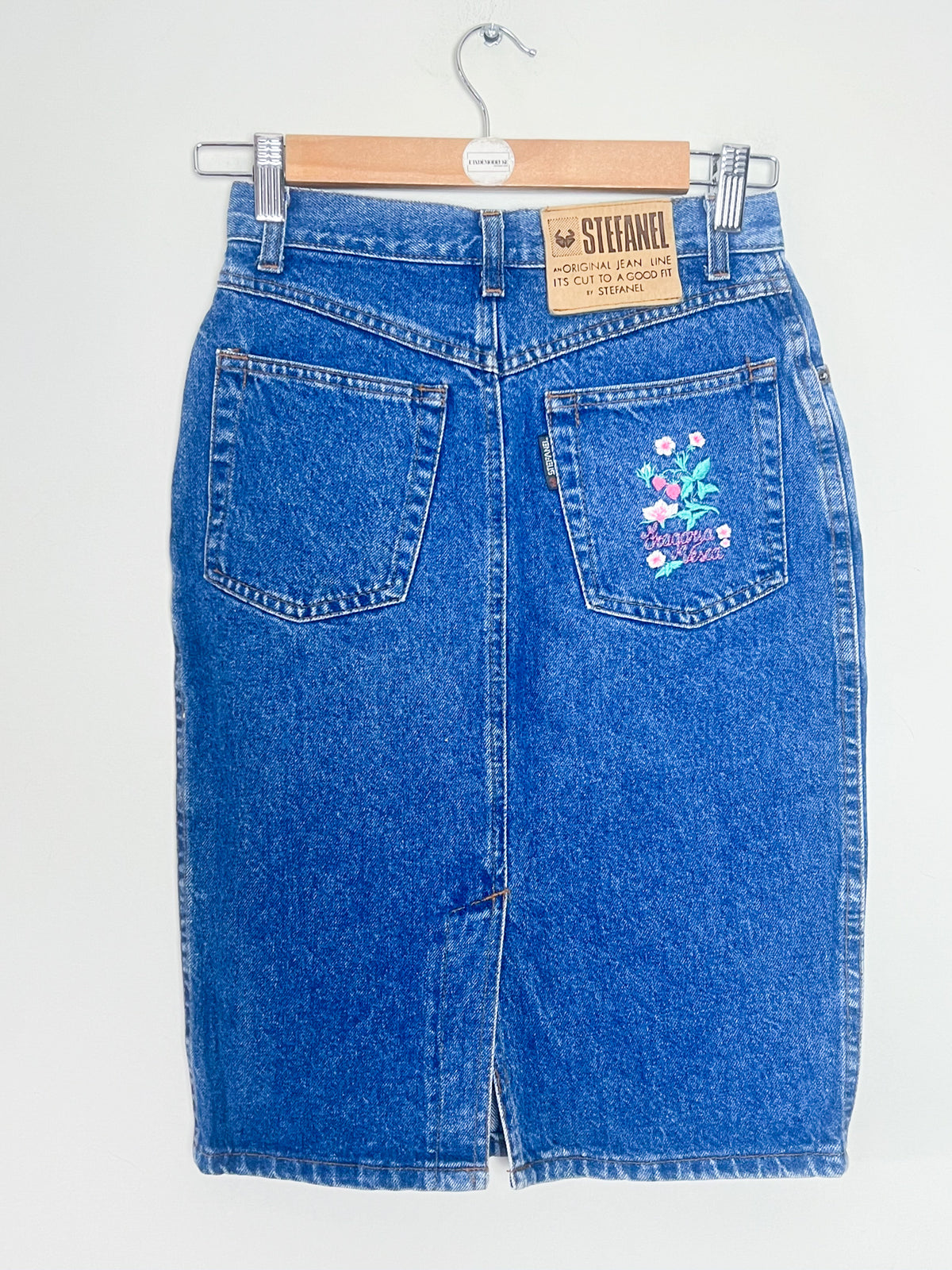 Jupe Crayon Vintage Années 90 Denim Stefanel Broderie Fraises – Made in Italy – T34
