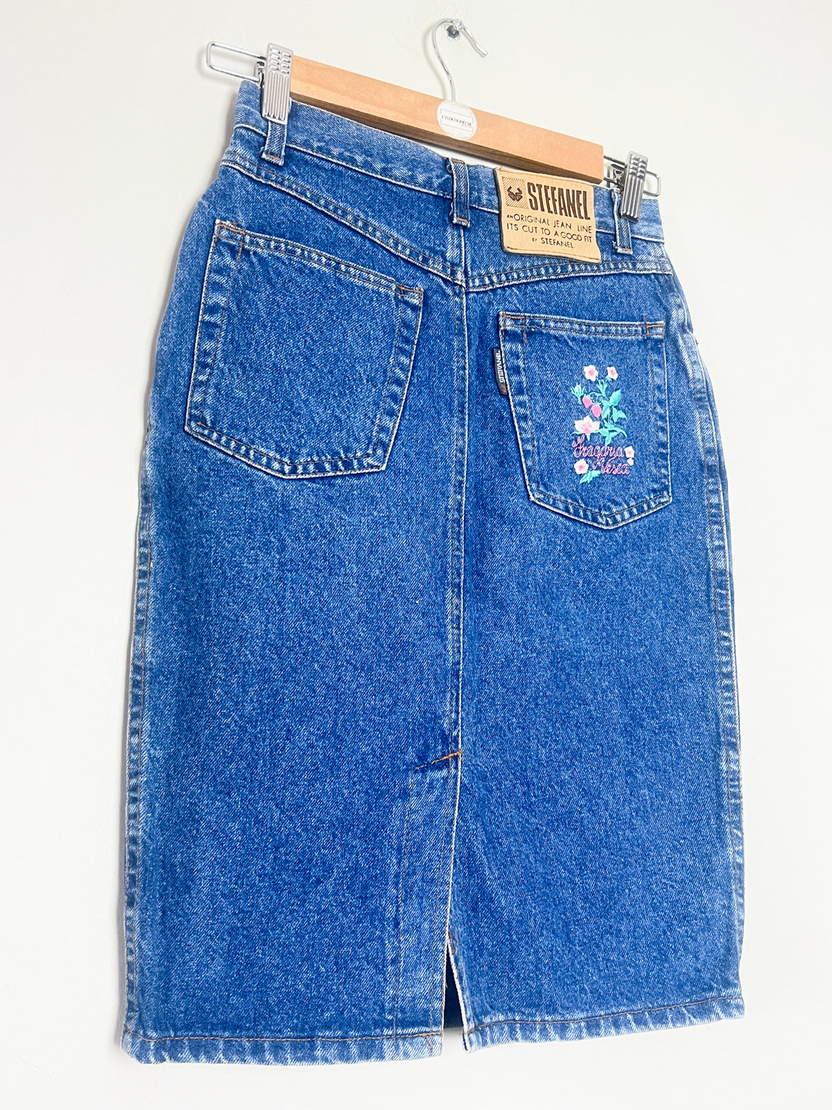 Jupe Crayon Vintage Années 90 Denim Stefanel Broderie Fraises – Made in Italy – T34