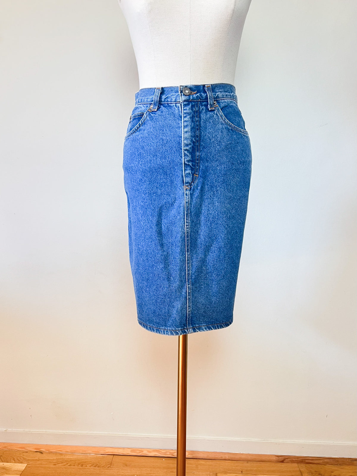 Jupe Crayon Vintage Années 90 Denim Stefanel Broderie Fraises – Made in Italy – T34