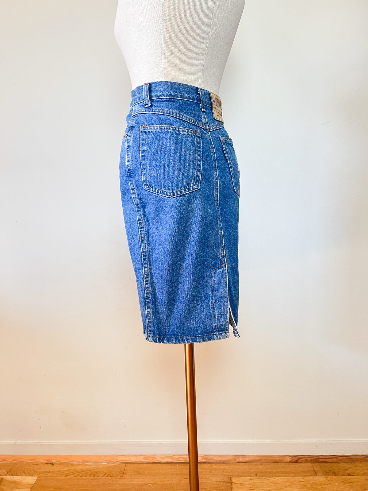Jupe Crayon Vintage Années 90 Denim Stefanel Broderie Fraises – Made in Italy – T34