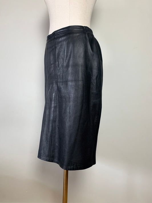 Jupe en cuir noir avec fente à l’arrière vintage