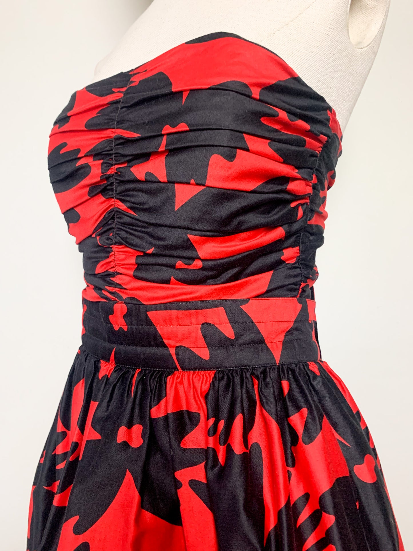 Robe bustier 2 en 1 noire et rouge vintage Lilian Fell