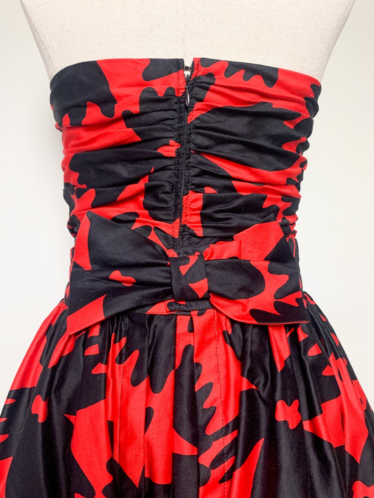 Robe bustier 2 en 1 noire et rouge vintage Lilian Fell