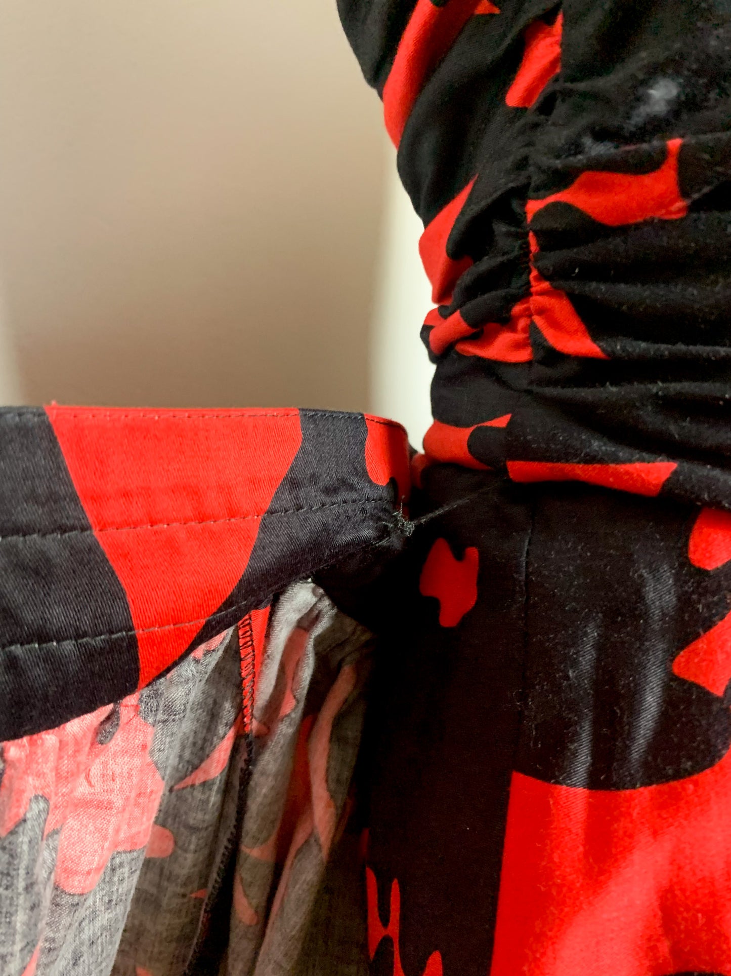 Robe bustier 2 en 1 noire et rouge vintage Lilian Fell